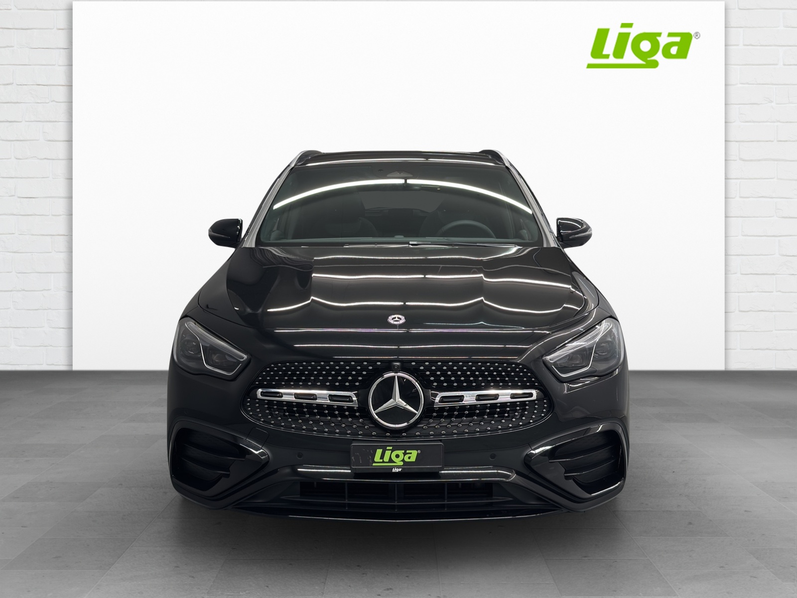 MERCEDES-BENZ GLA 200 AMG Line Night Star-image-2