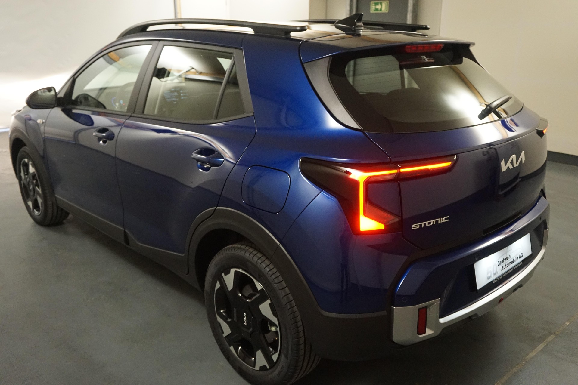 KIA Stonic 1.0 T-GDi DCT-showroom-element-3