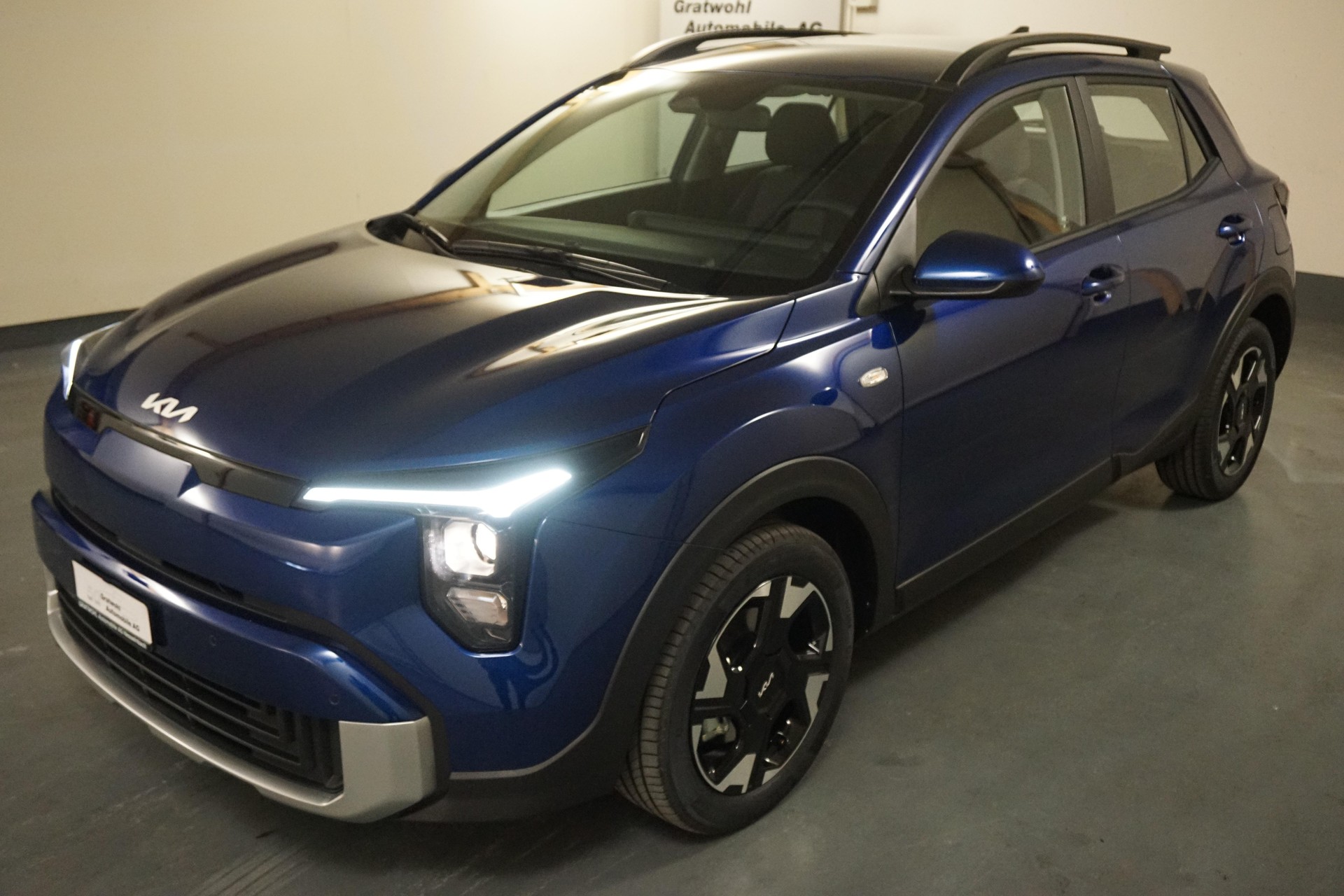 KIA Stonic 1.0 T-GDi DCT-showroom-element-1