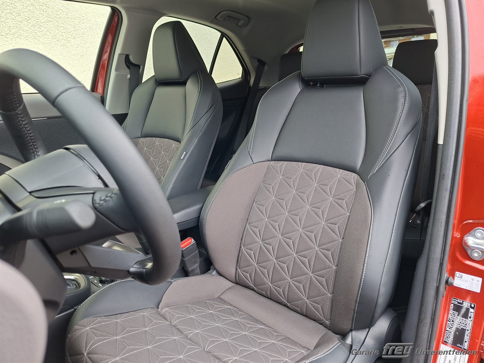 TOYOTA Yaris Cross 1.5 Premium AWDi e-CVT-image-4