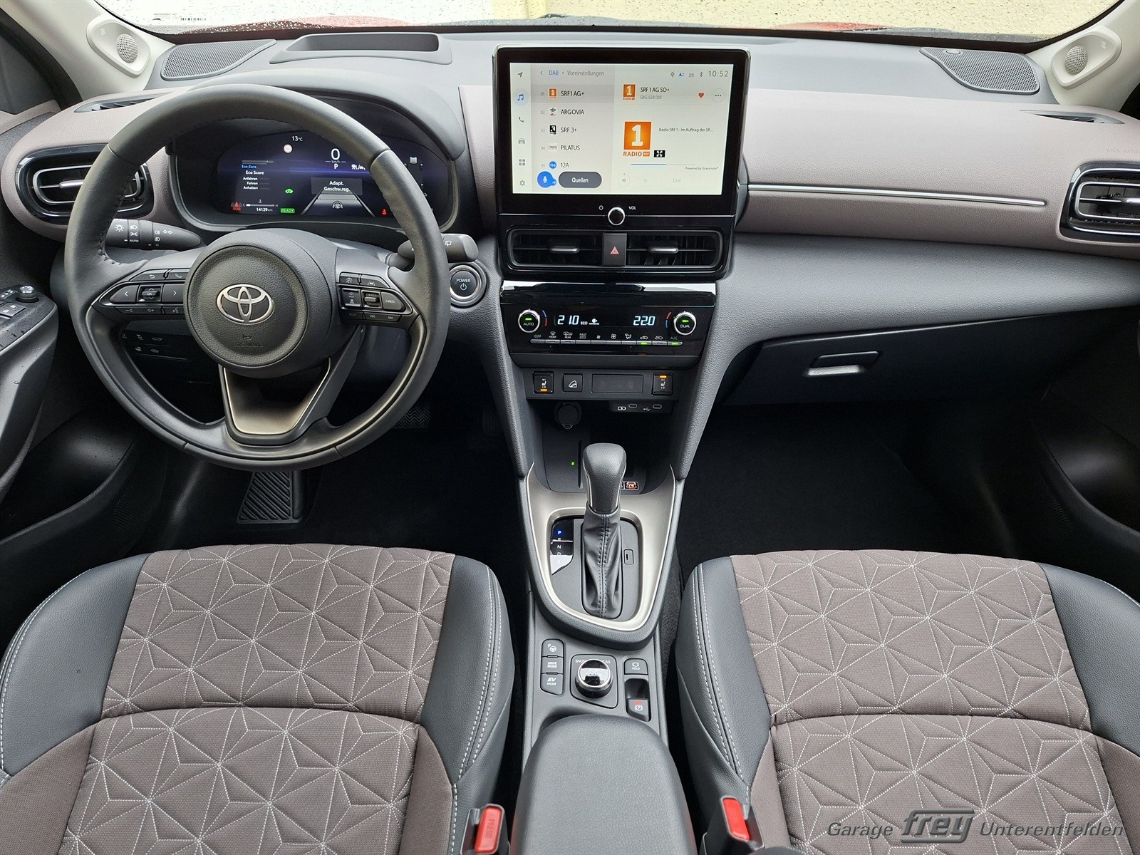 TOYOTA Yaris Cross 1.5 Premium AWDi e-CVT-image-7