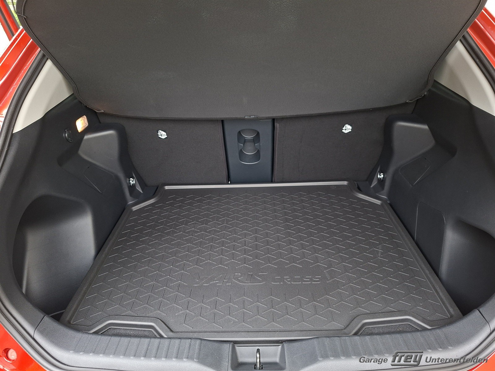 TOYOTA Yaris Cross 1.5 Premium AWDi e-CVT-image-15