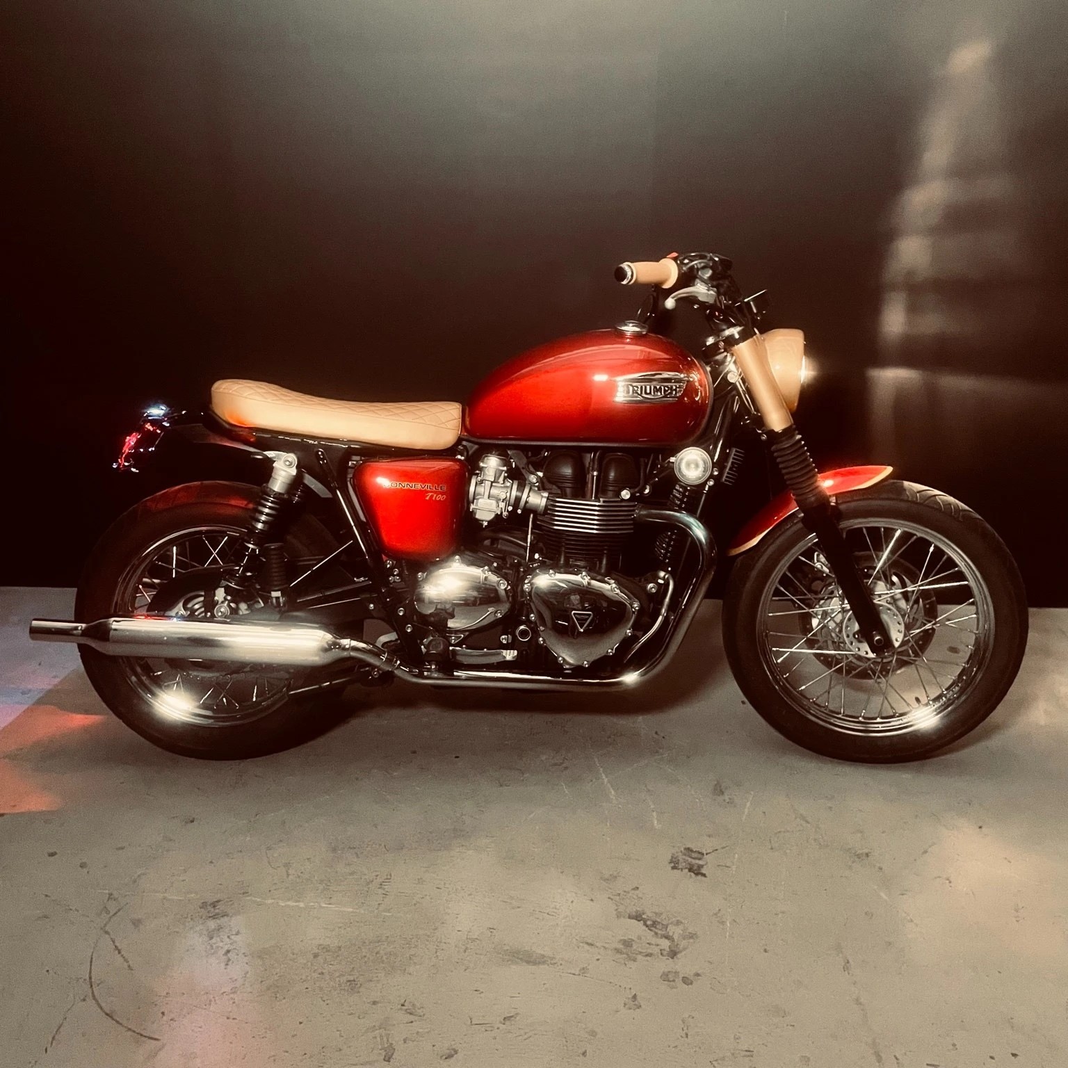 TRIUMPH Bonneville T100-image-7