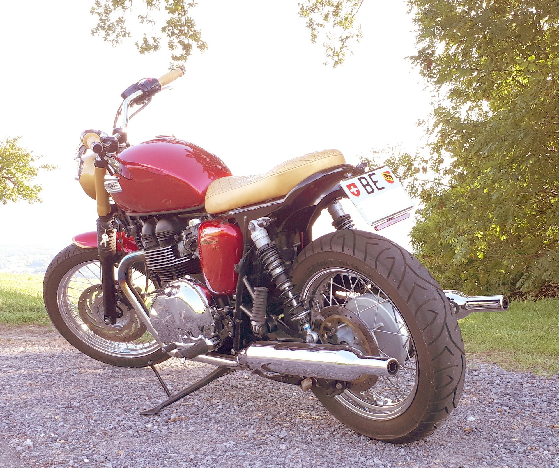 TRIUMPH Bonneville T100-image-1
