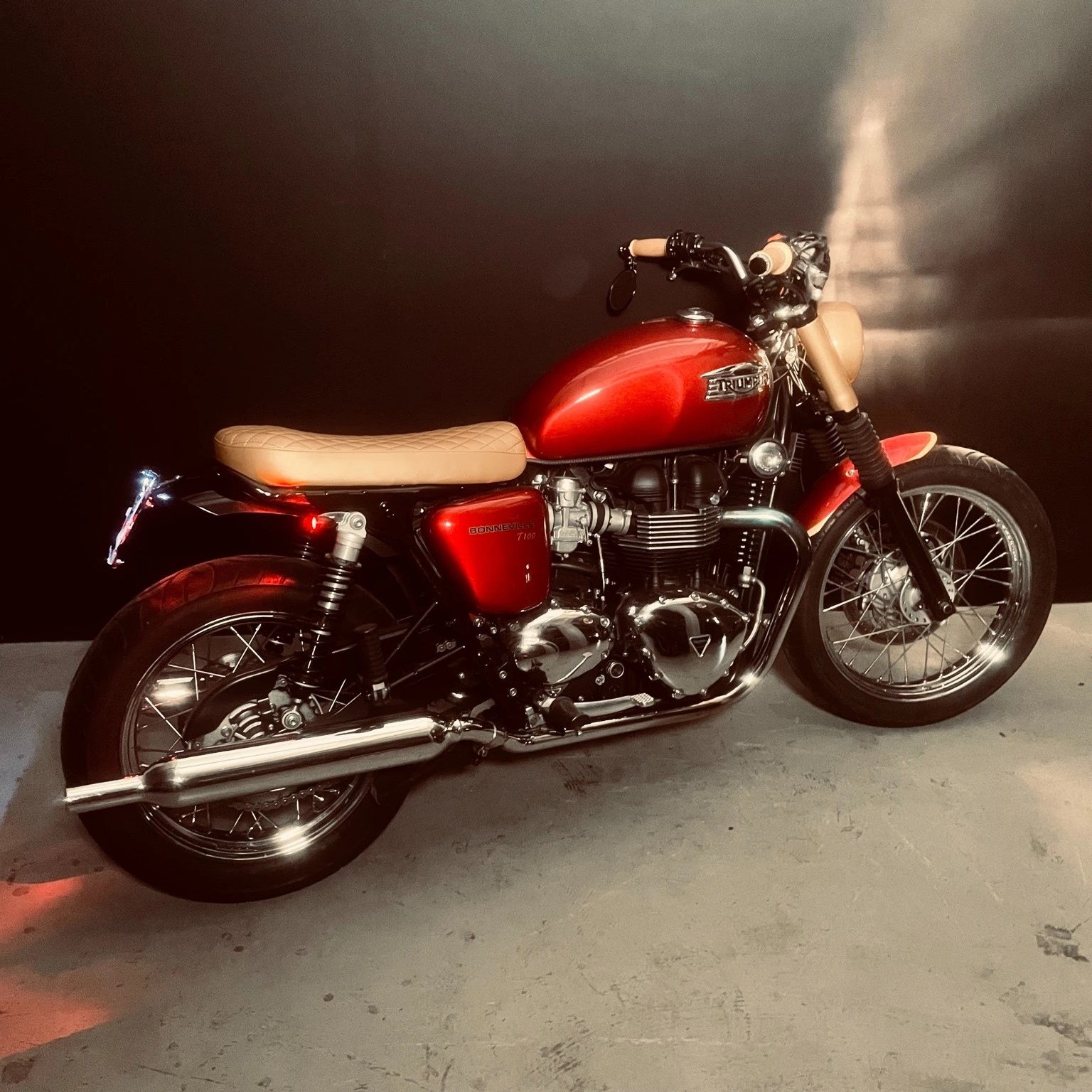 TRIUMPH Bonneville T100-image-9