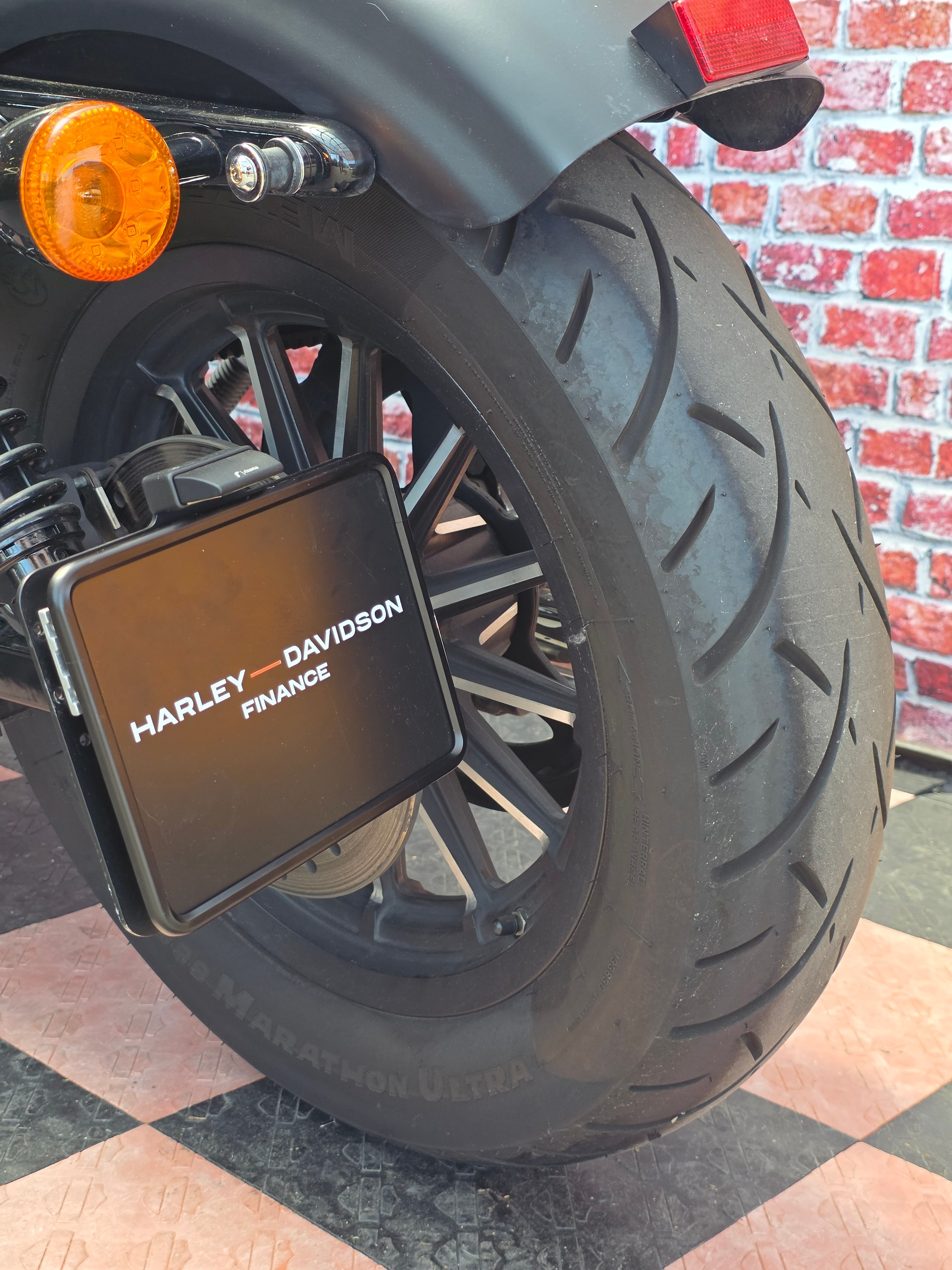 HARLEY-DAVIDSON XL 883 N Sportster Iron-image-13