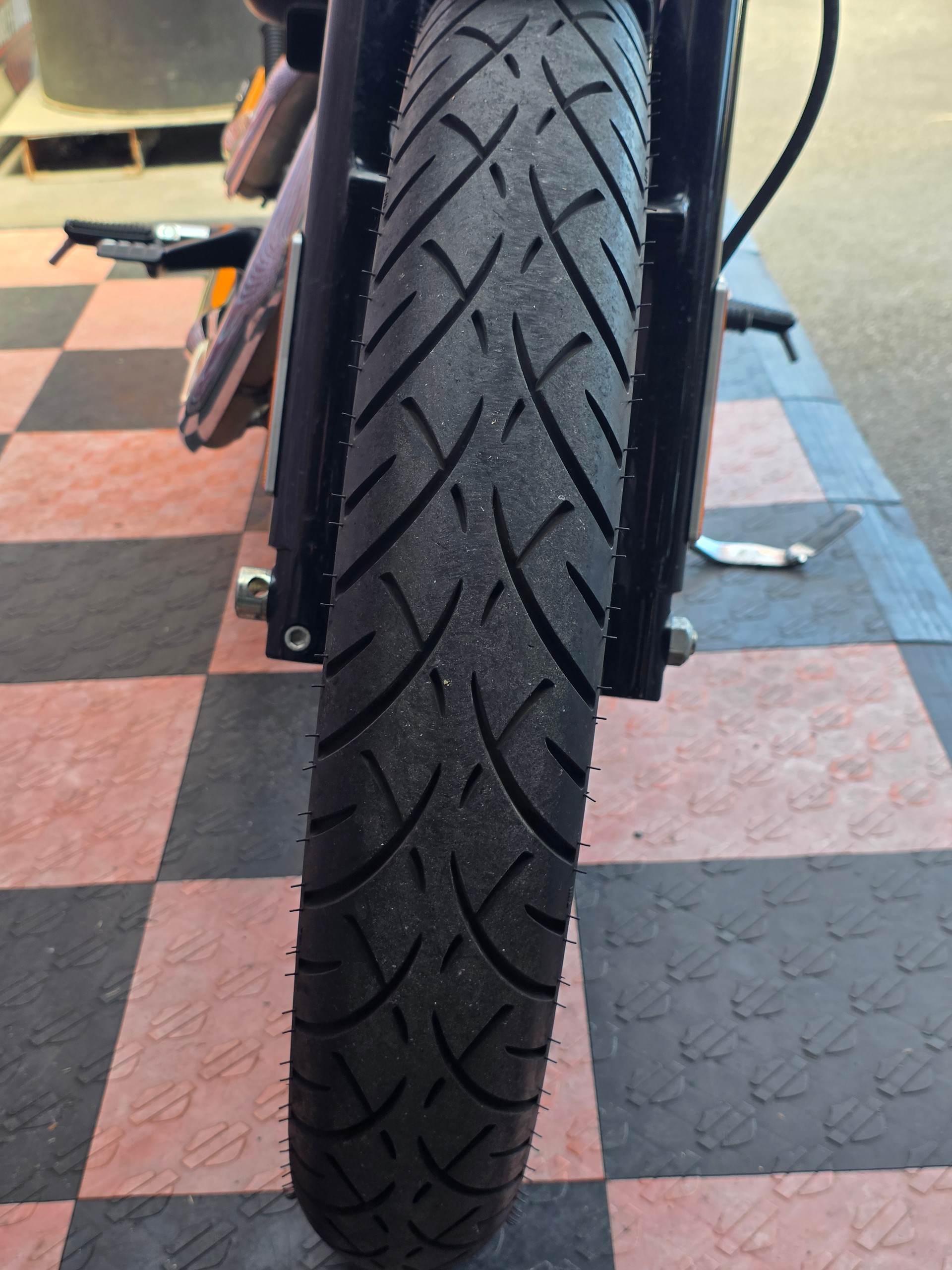 HARLEY-DAVIDSON XL 883 N Sportster Iron-image-12