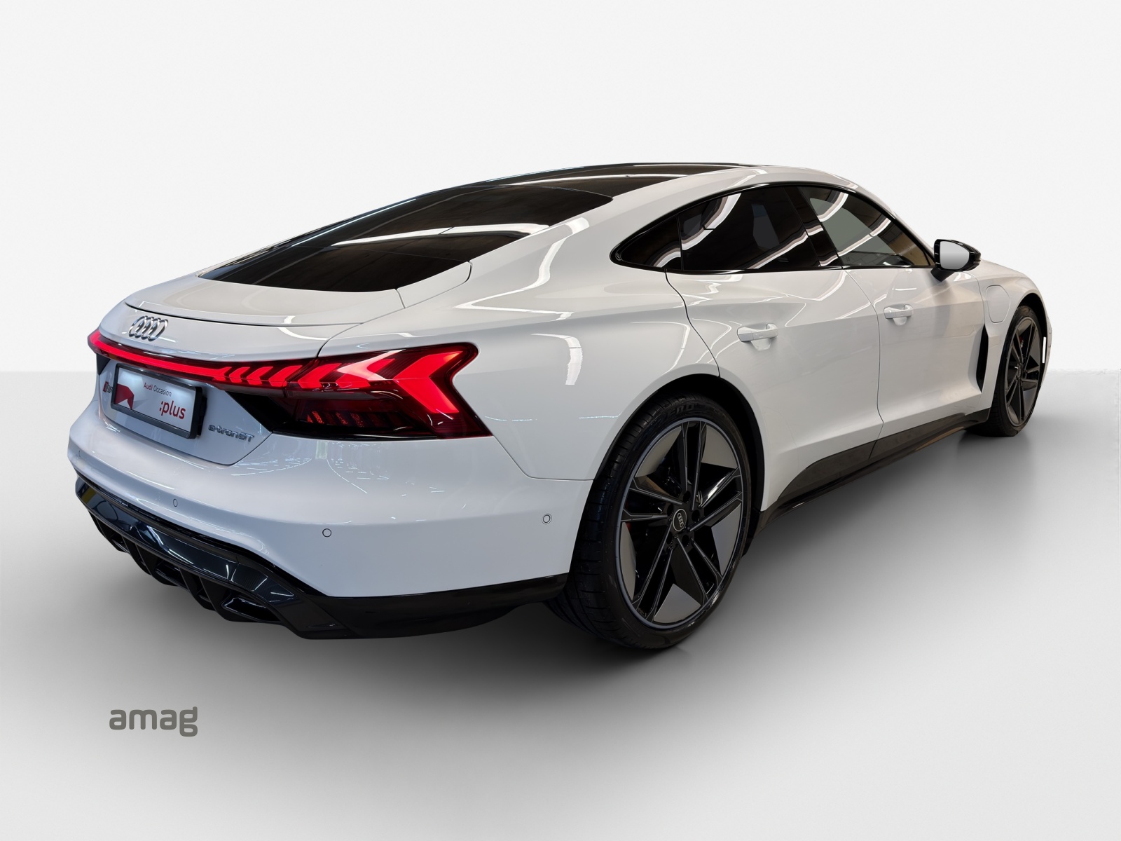 AUDI RS e-tron GT quattro-image-4