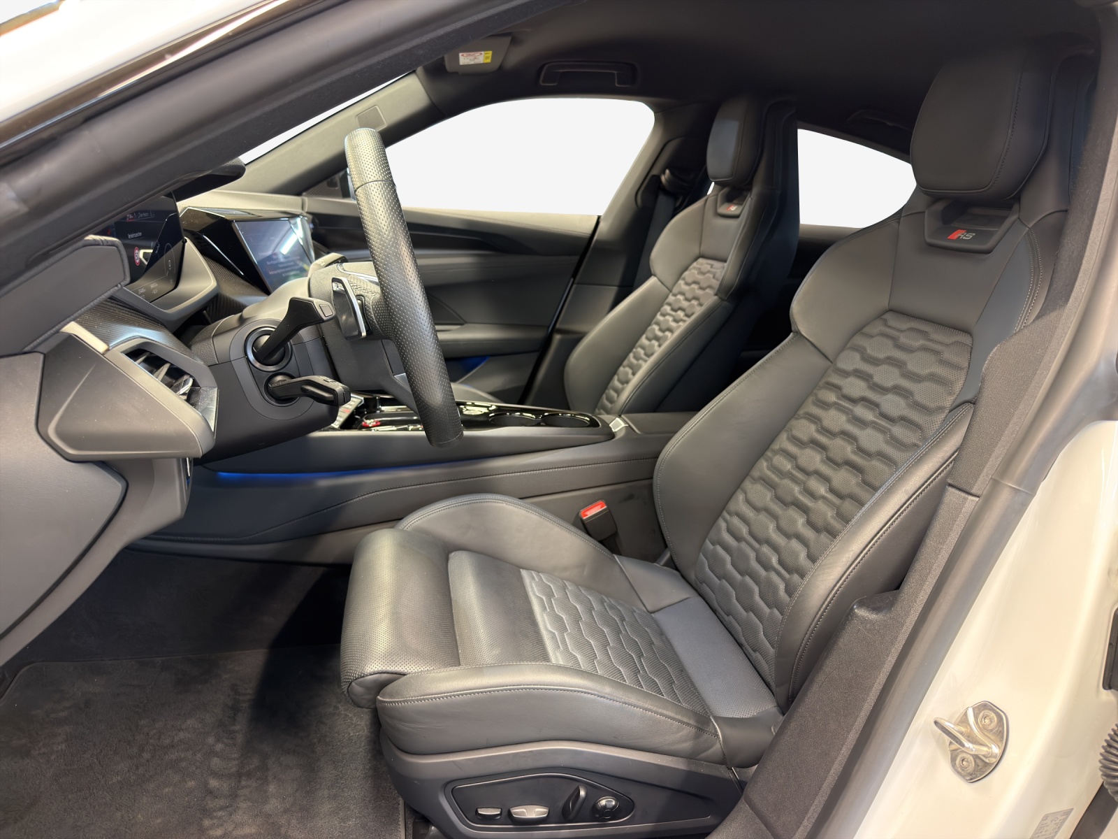 AUDI RS e-tron GT quattro-image-7
