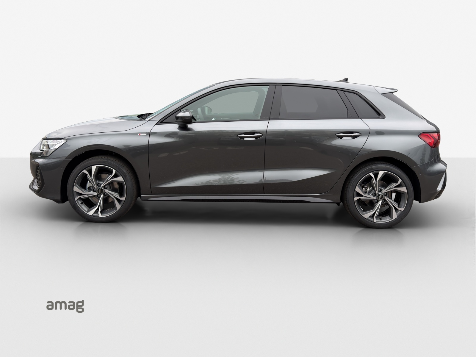 AUDI A3 Sportback TFSI 110kW S line Attraction-showroom-element-1
