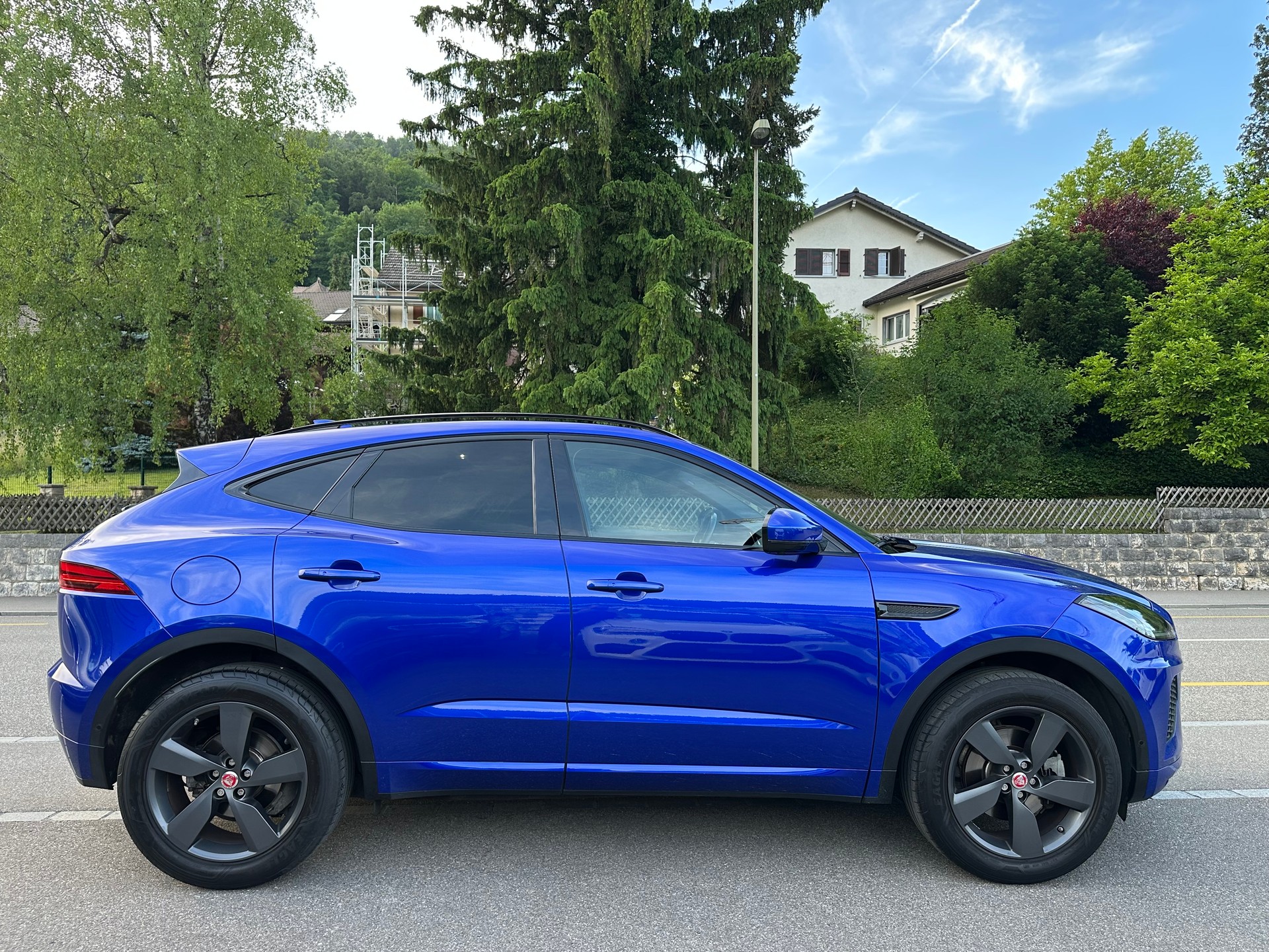 JAGUAR E-Pace 2.0d D180 R-Dynamic SE AWD Automatik-image-4