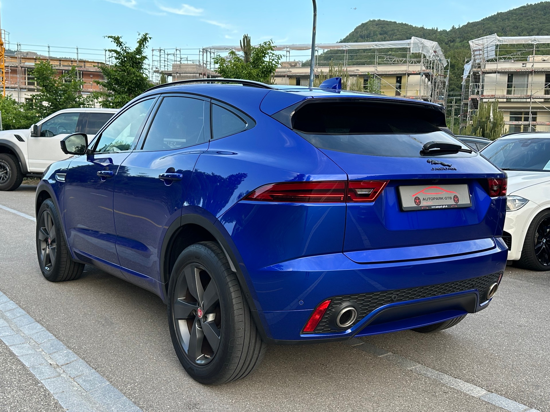 JAGUAR E-Pace 2.0d D180 R-Dynamic SE AWD Automatik-image-5