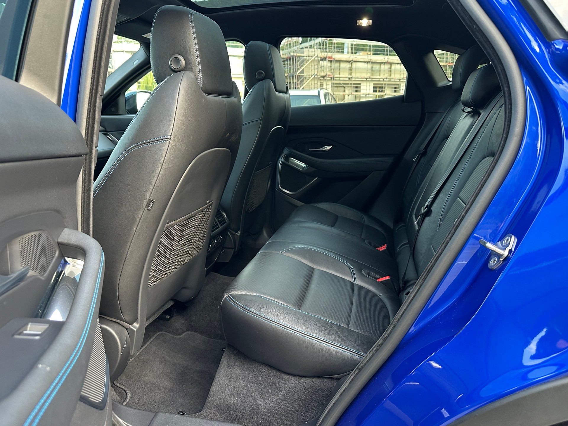 JAGUAR E-Pace 2.0d D180 R-Dynamic SE AWD Automatik-image-16