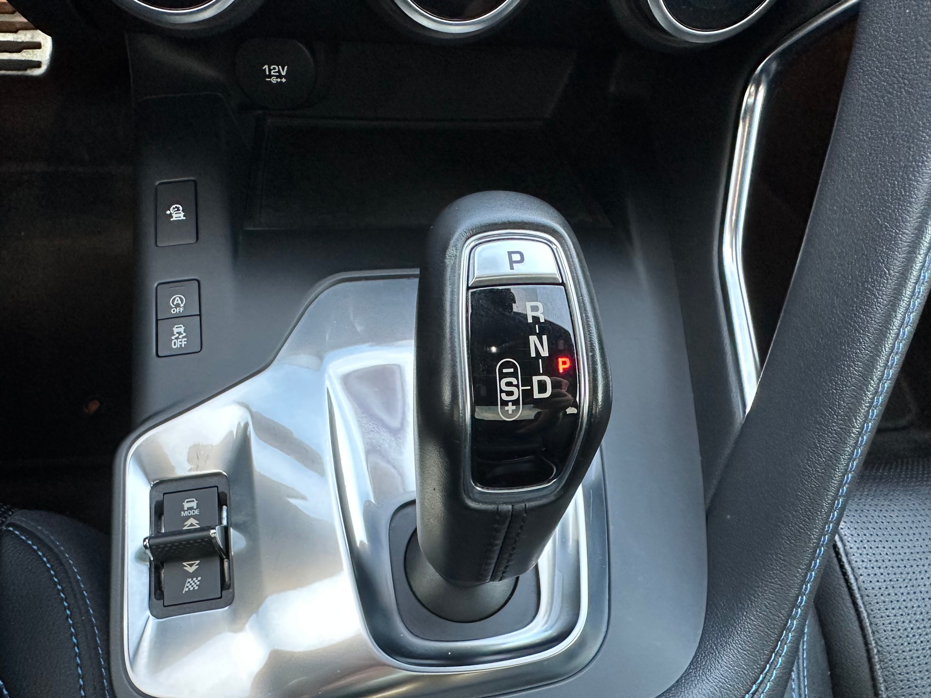 JAGUAR E-Pace 2.0d D180 R-Dynamic SE AWD Automatik-image-20