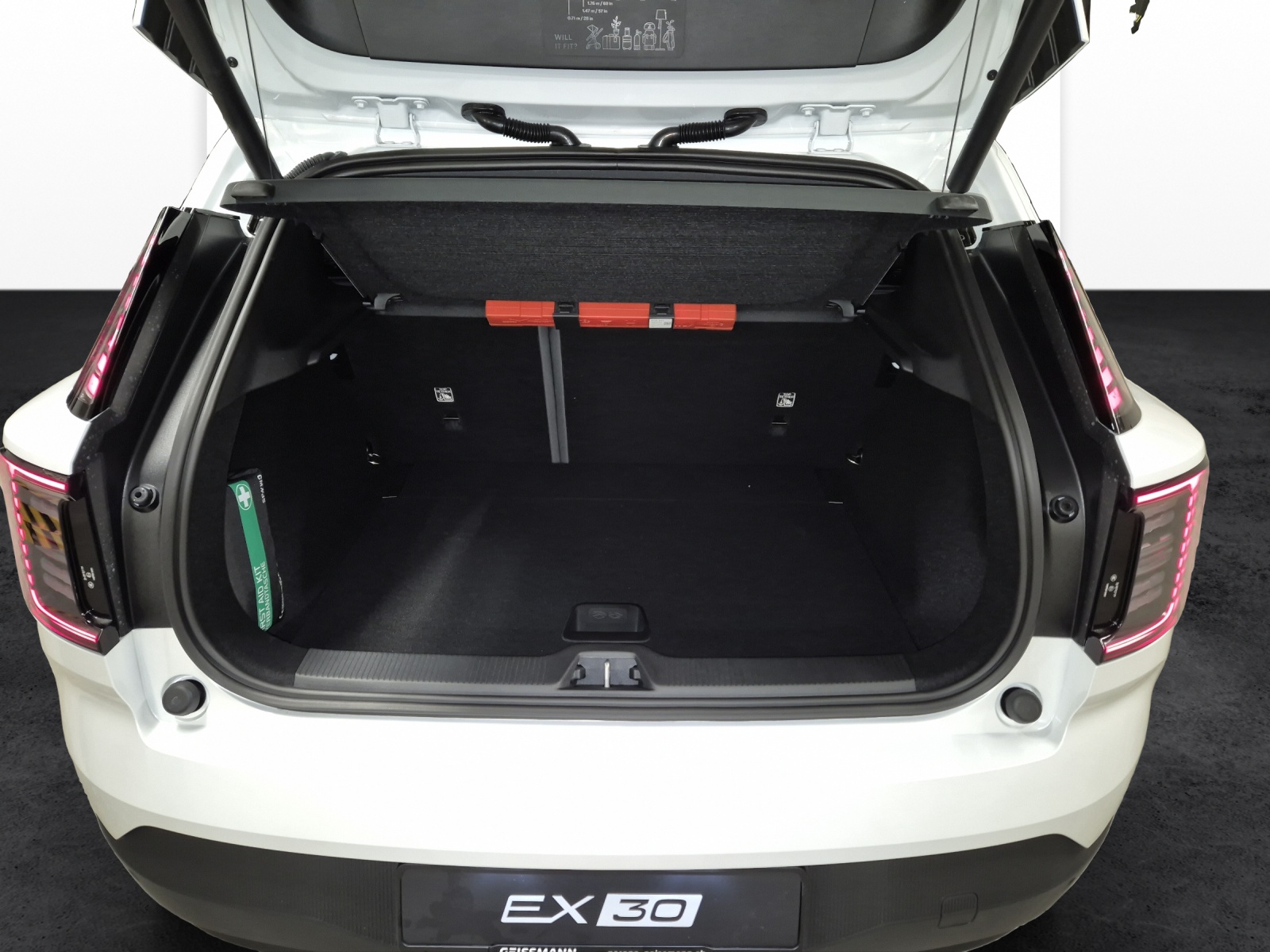 VOLVO EX30 E60 Plus-image-17
