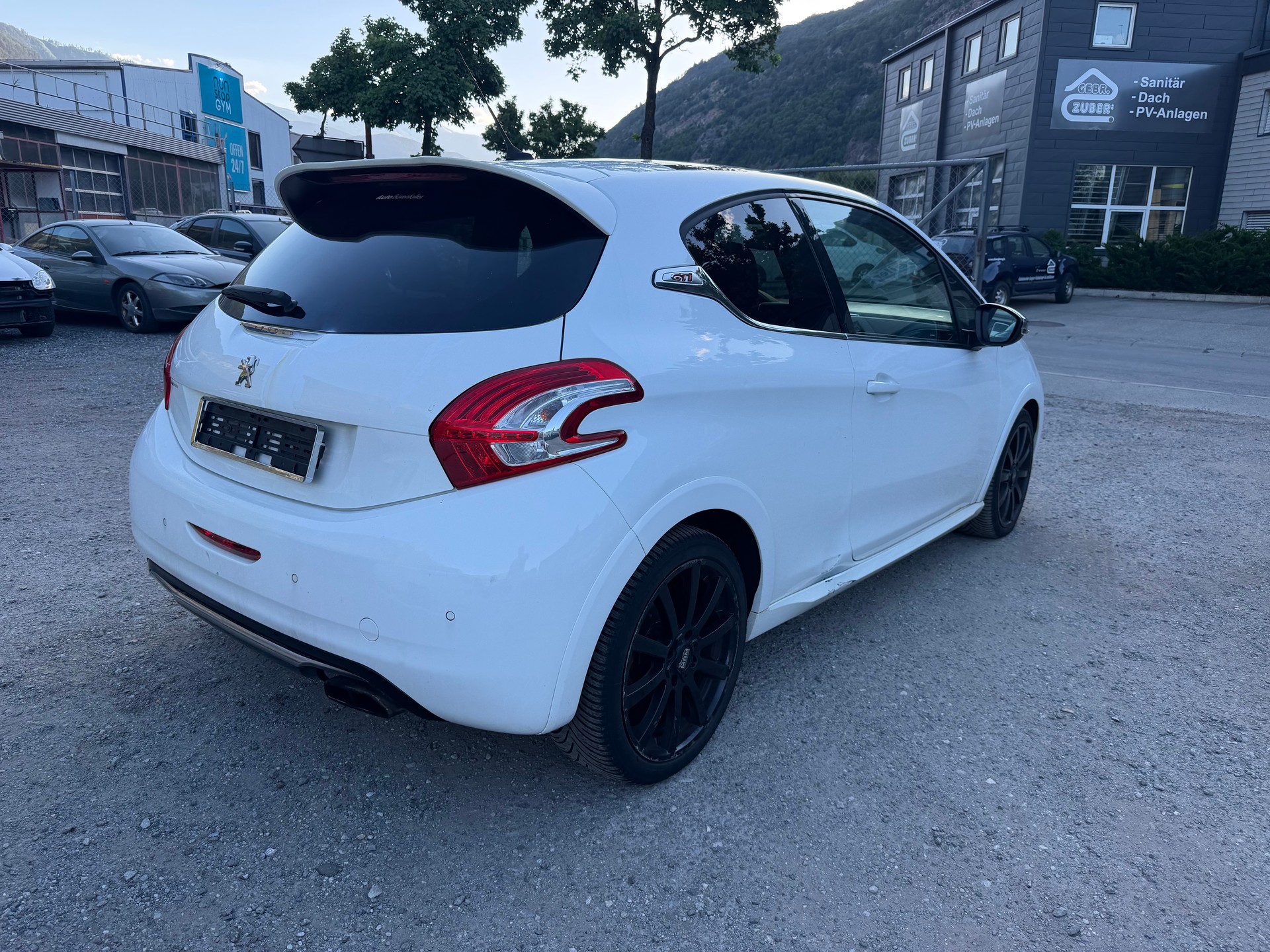 PEUGEOT 208 1.6 Turbo GTi-image-5