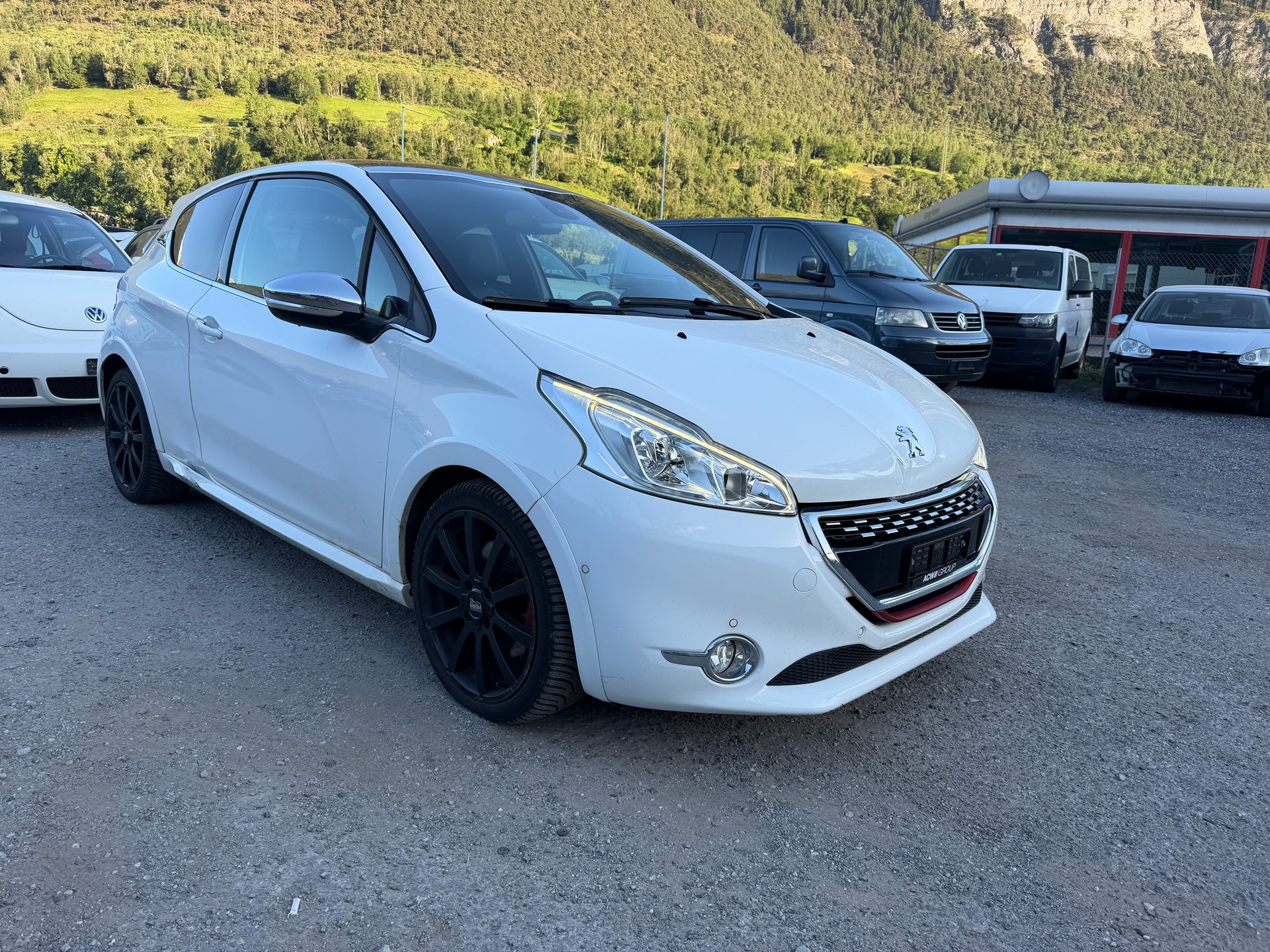 PEUGEOT 208 1.6 Turbo GTi-showroom-element-3