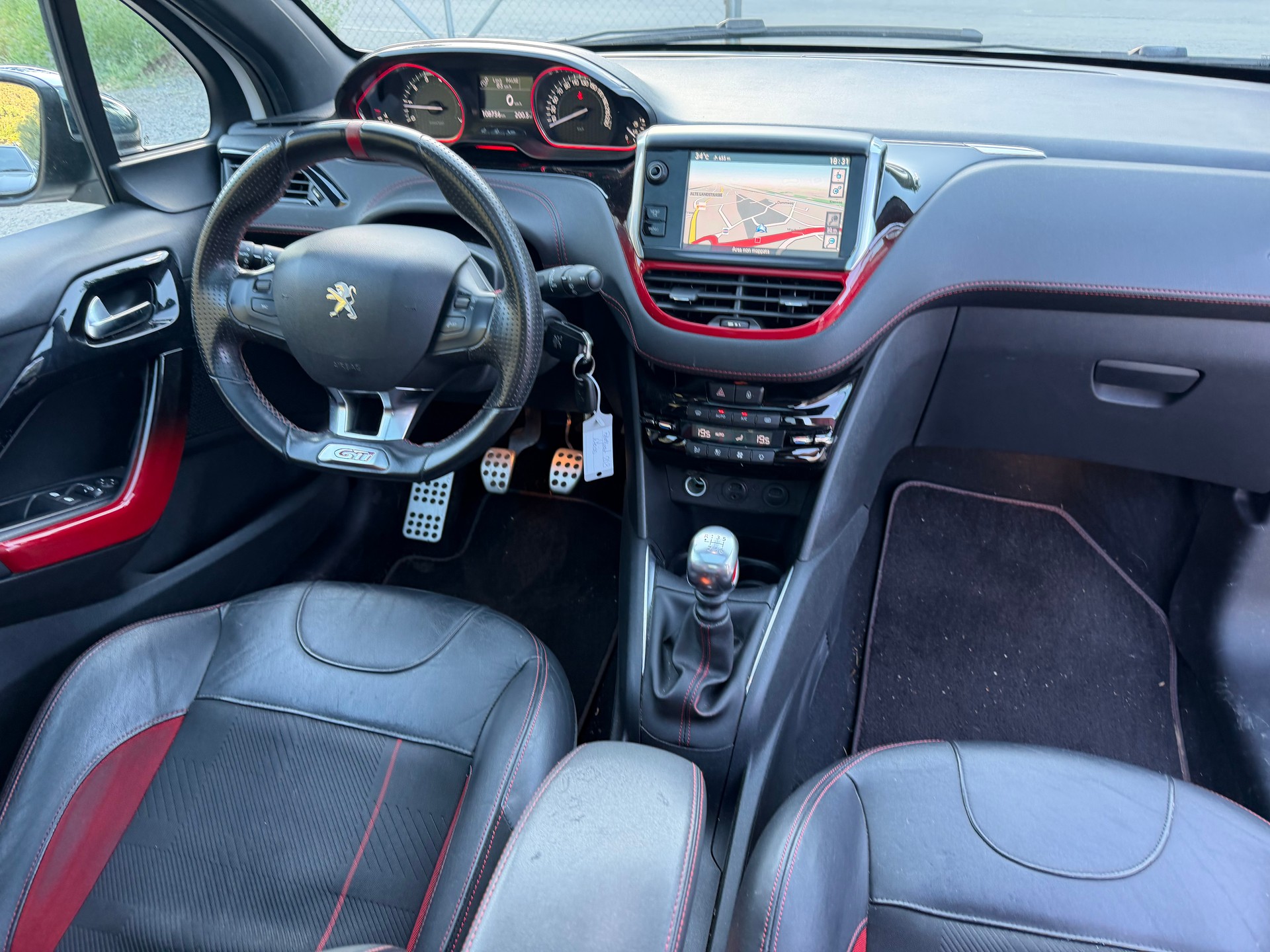 PEUGEOT 208 1.6 Turbo GTi-image-8