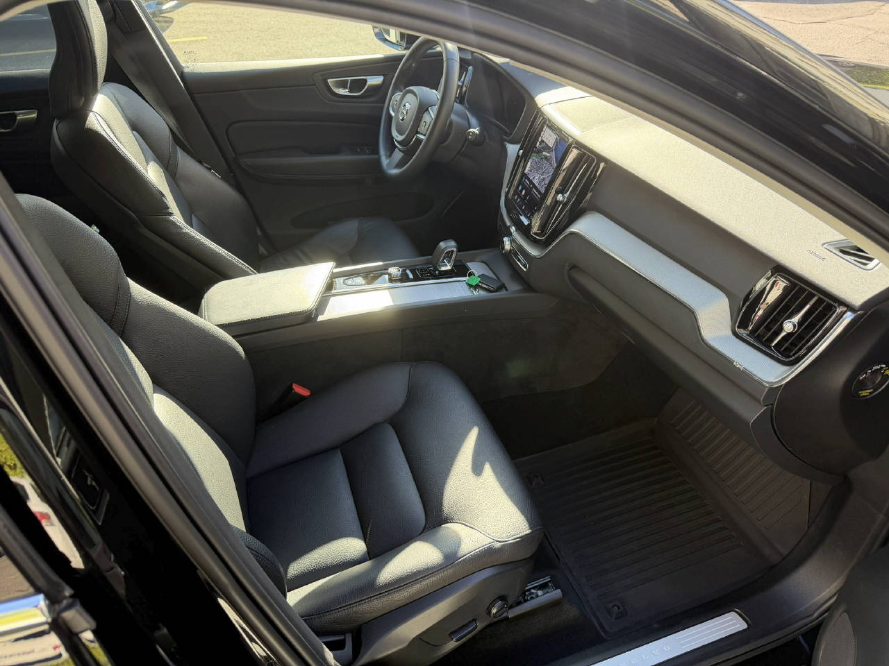 VOLVO XC60 2.0 B4 MH Core AWD-image-12