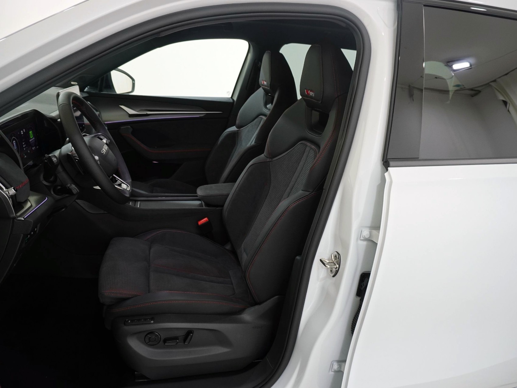 SKODA Kodiaq 2.0 TSI RS-image-12