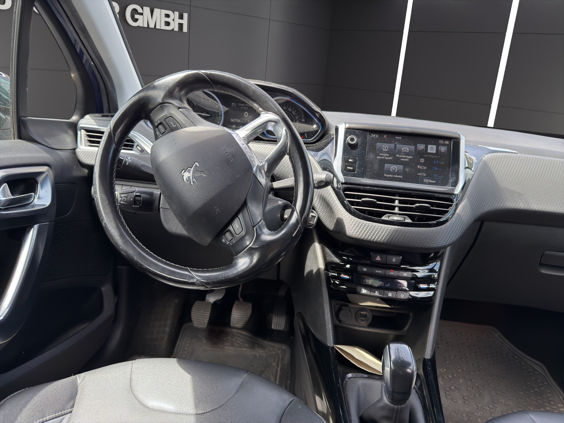 PEUGEOT 2008 1.2 PureTech Active-image-9