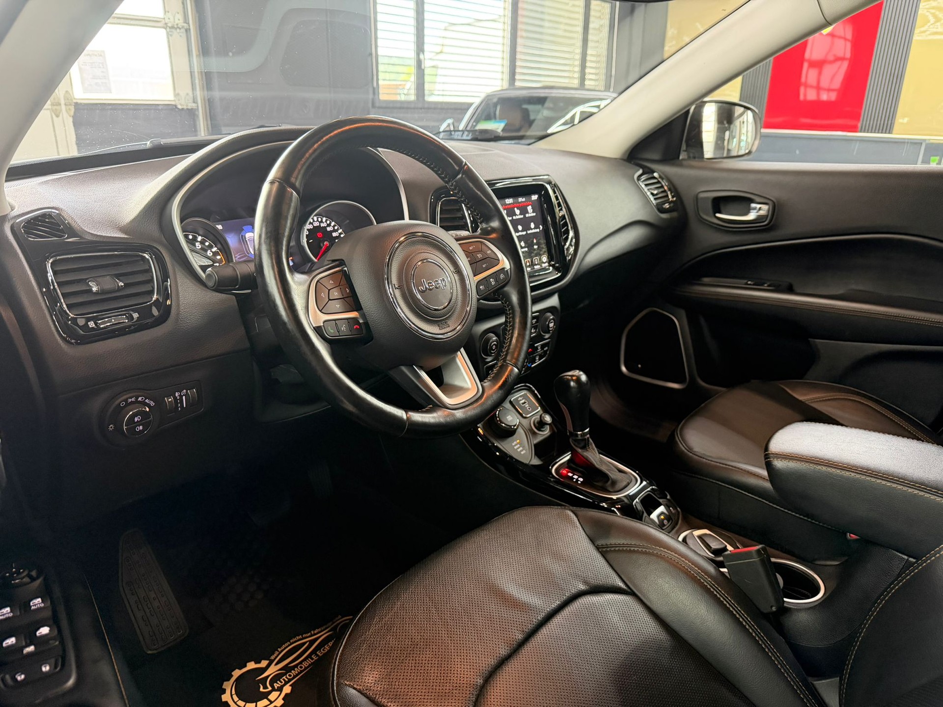 JEEP Compass 1.4 Turbo Limited AWD 9ATX-image-8