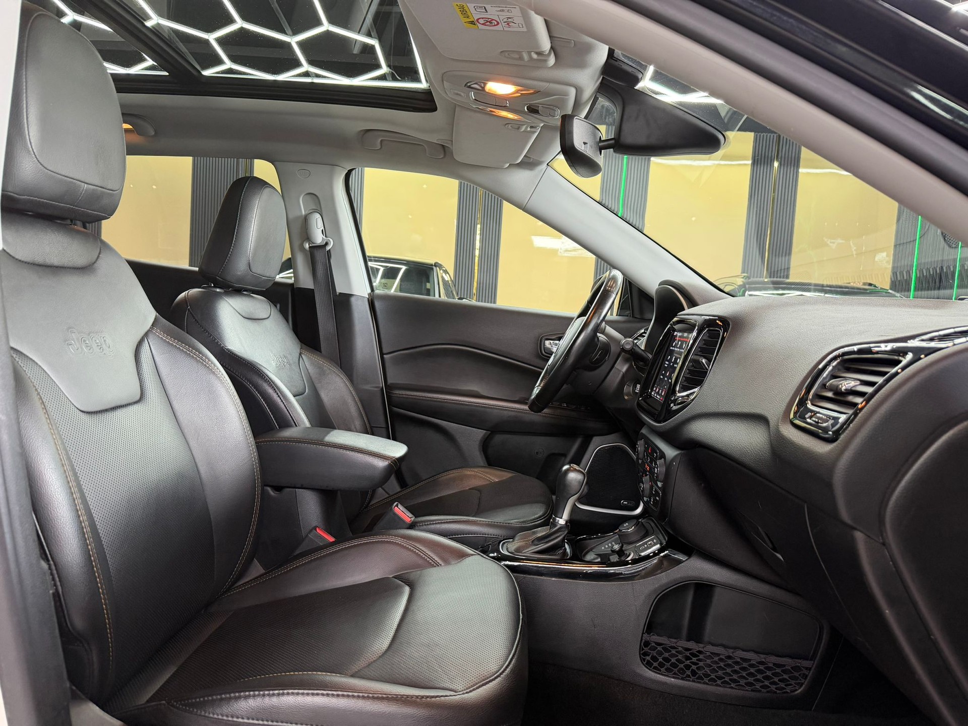 JEEP Compass 1.4 Turbo Limited AWD 9ATX-image-11