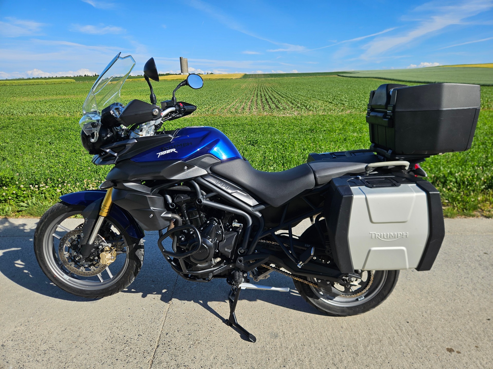 TRIUMPH Tiger 800 ABS-image-0