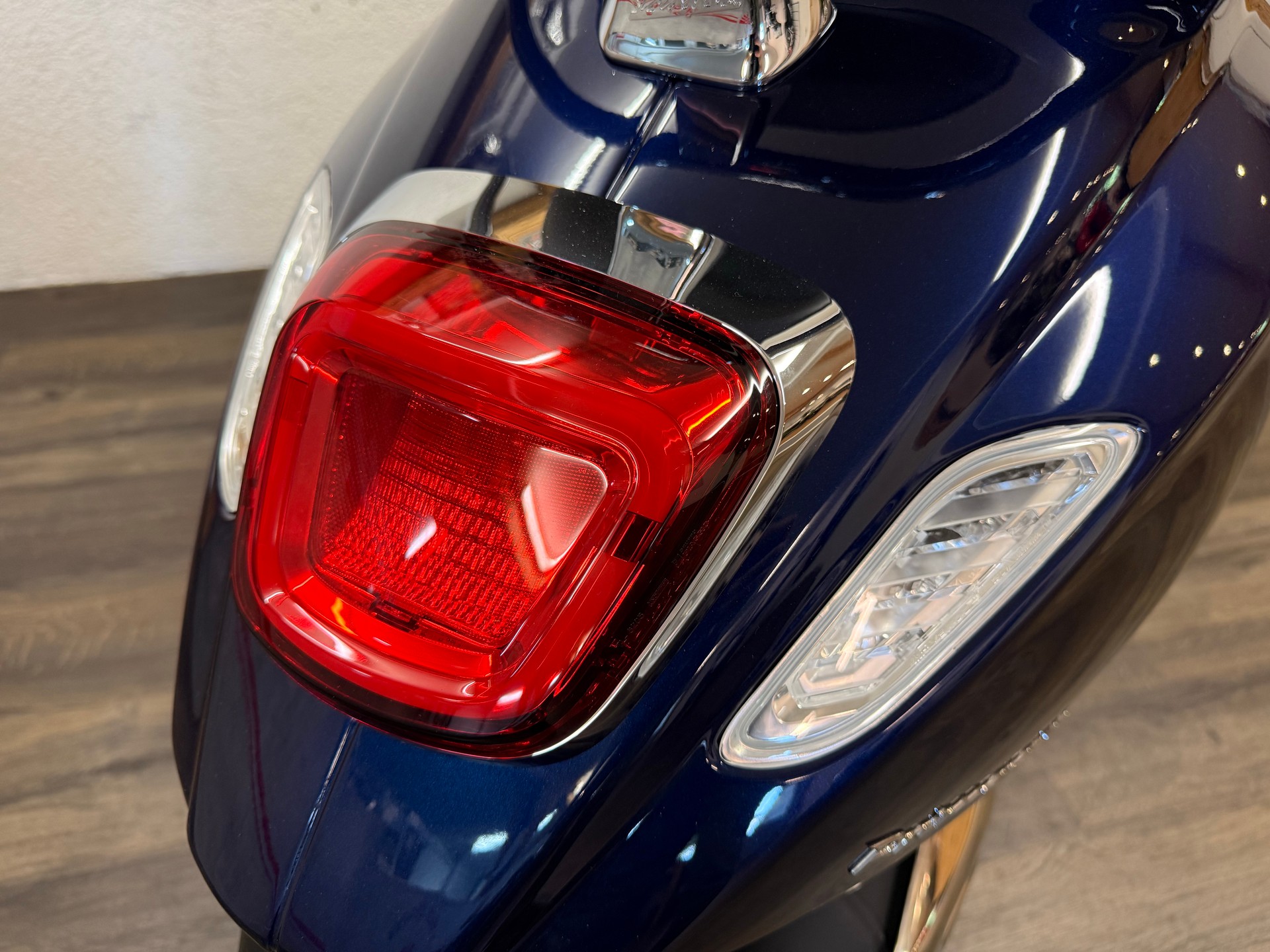 PIAGGIO Vespa Primavera 125-image-8