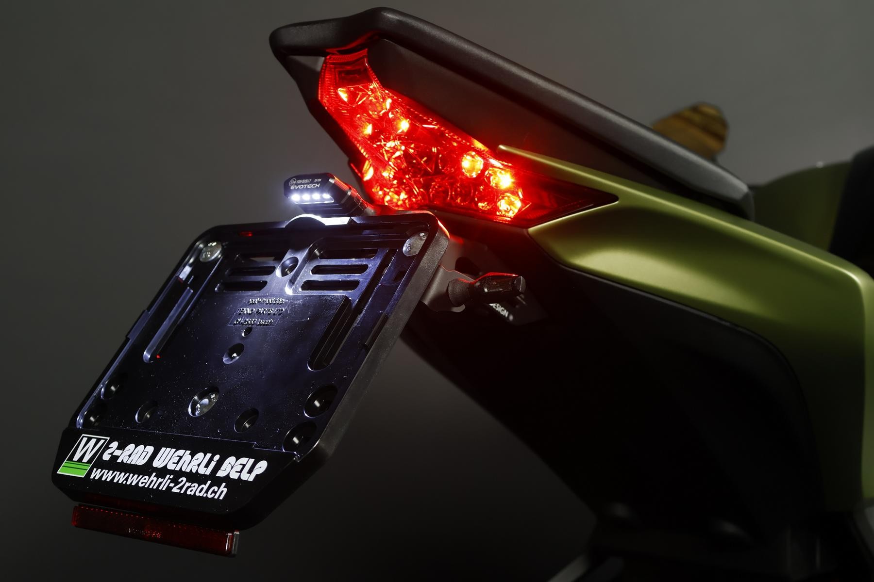 KAWASAKI Z 1100 *Army Edition* Level 3-image-11