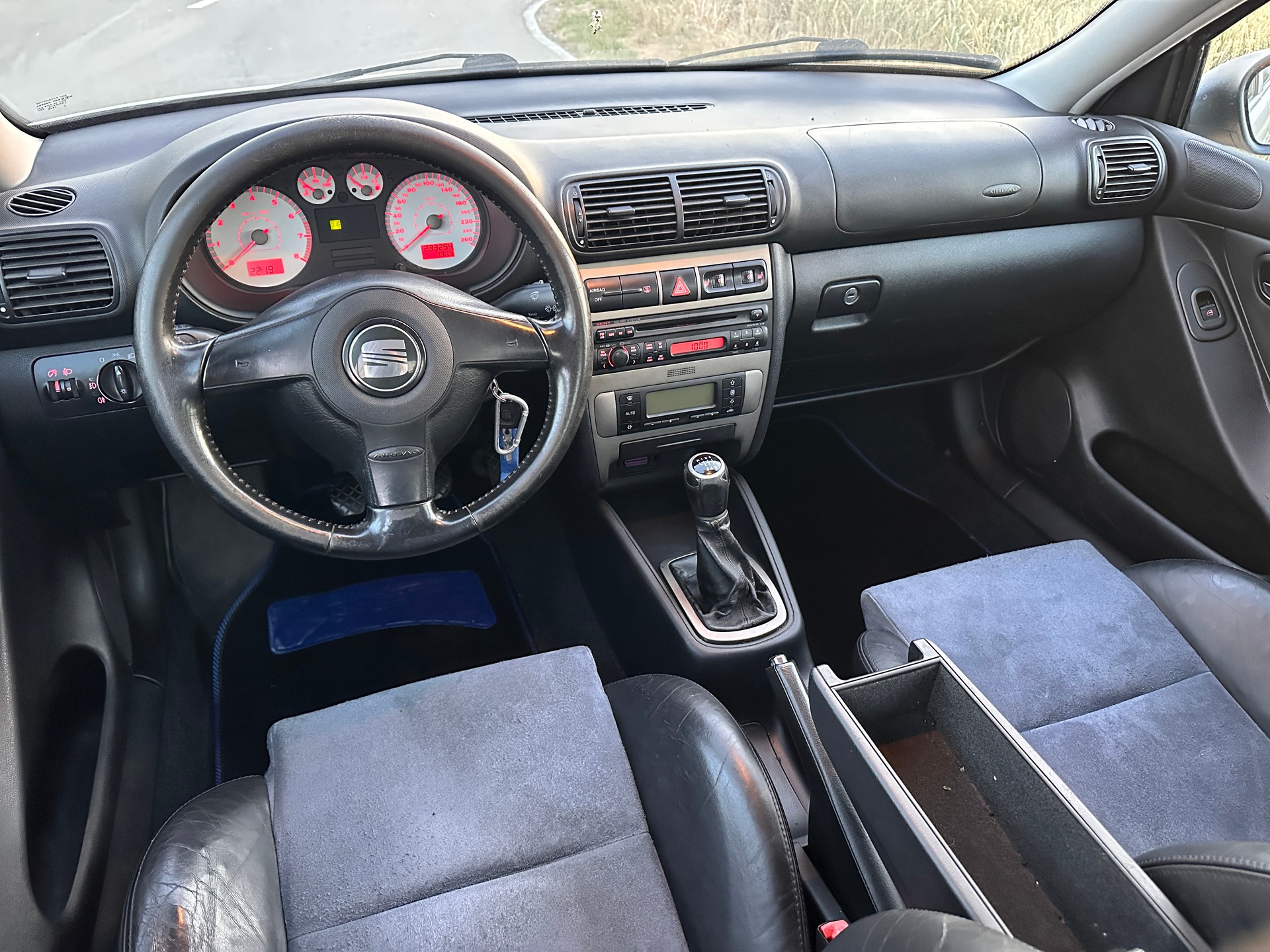SEAT Leon 1.8 T Top Sport-showroom-element-1