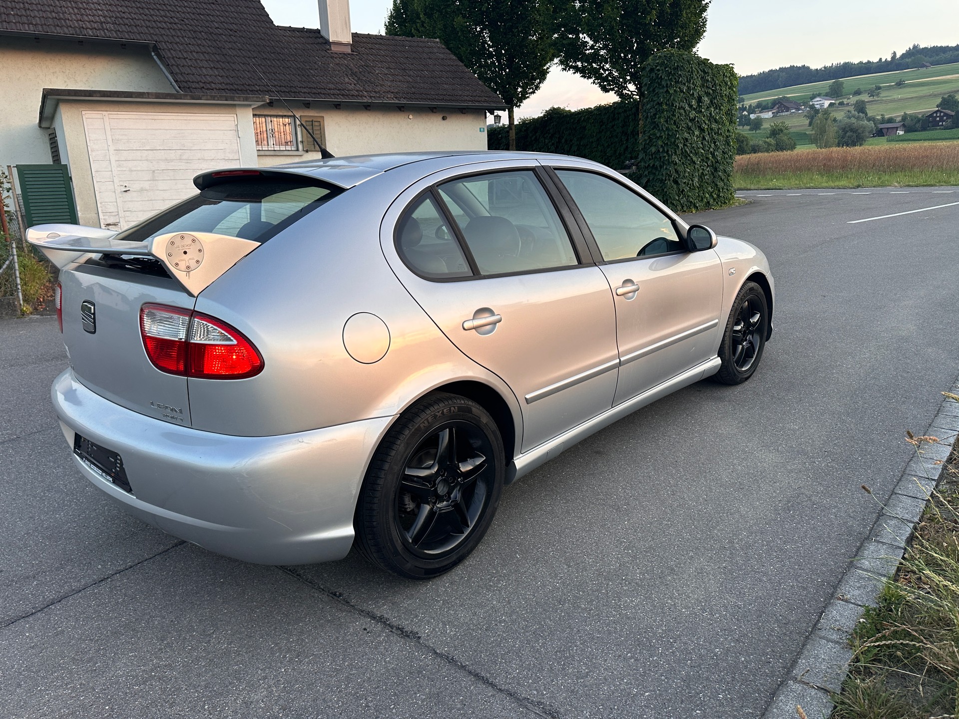 SEAT Leon 1.8 T Top Sport-showroom-element-3