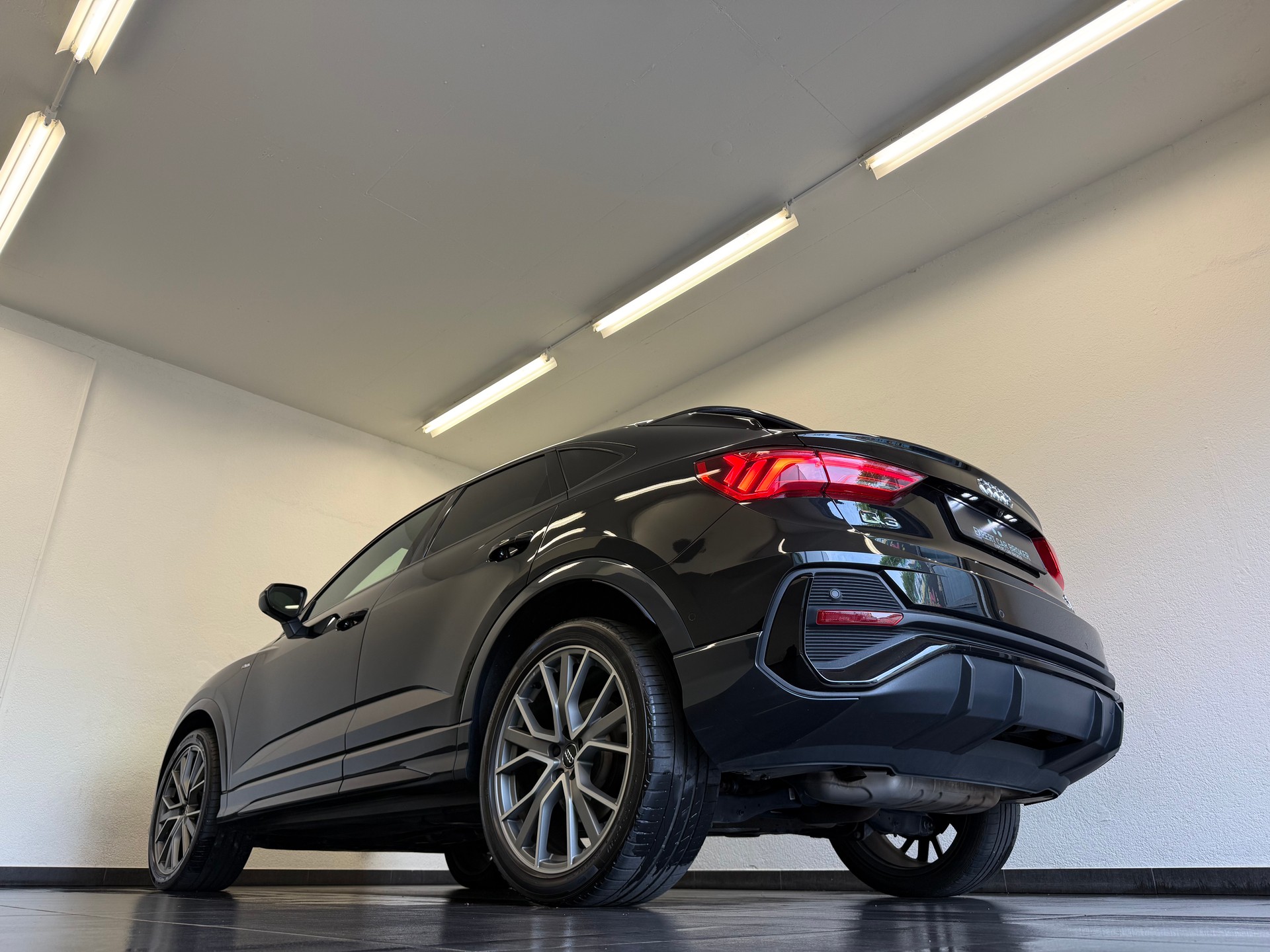 AUDI Q3 Sportback 45 TFSI S line quattro S-tronic-image-7