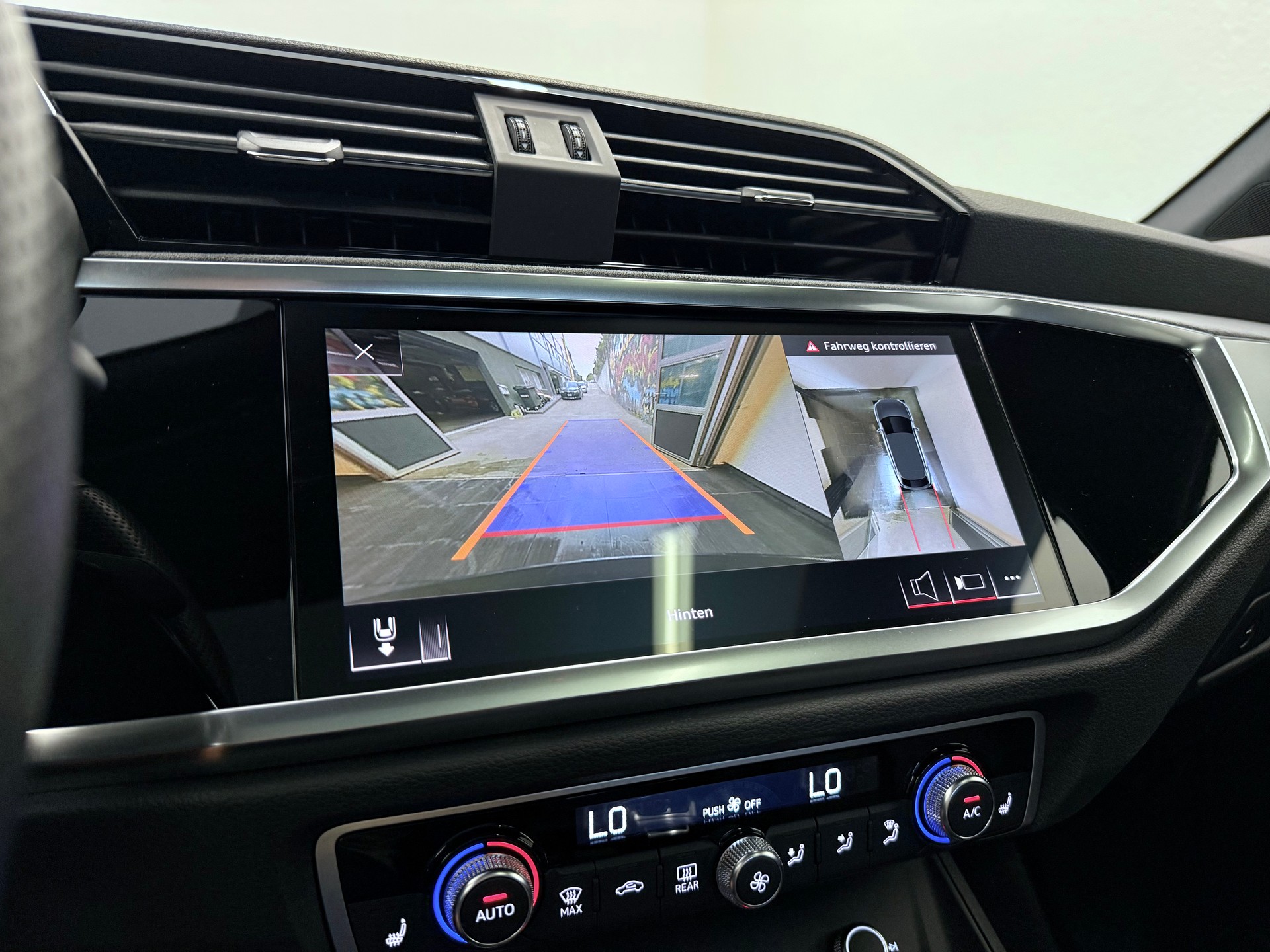 AUDI Q3 Sportback 45 TFSI S line quattro S-tronic-image-18