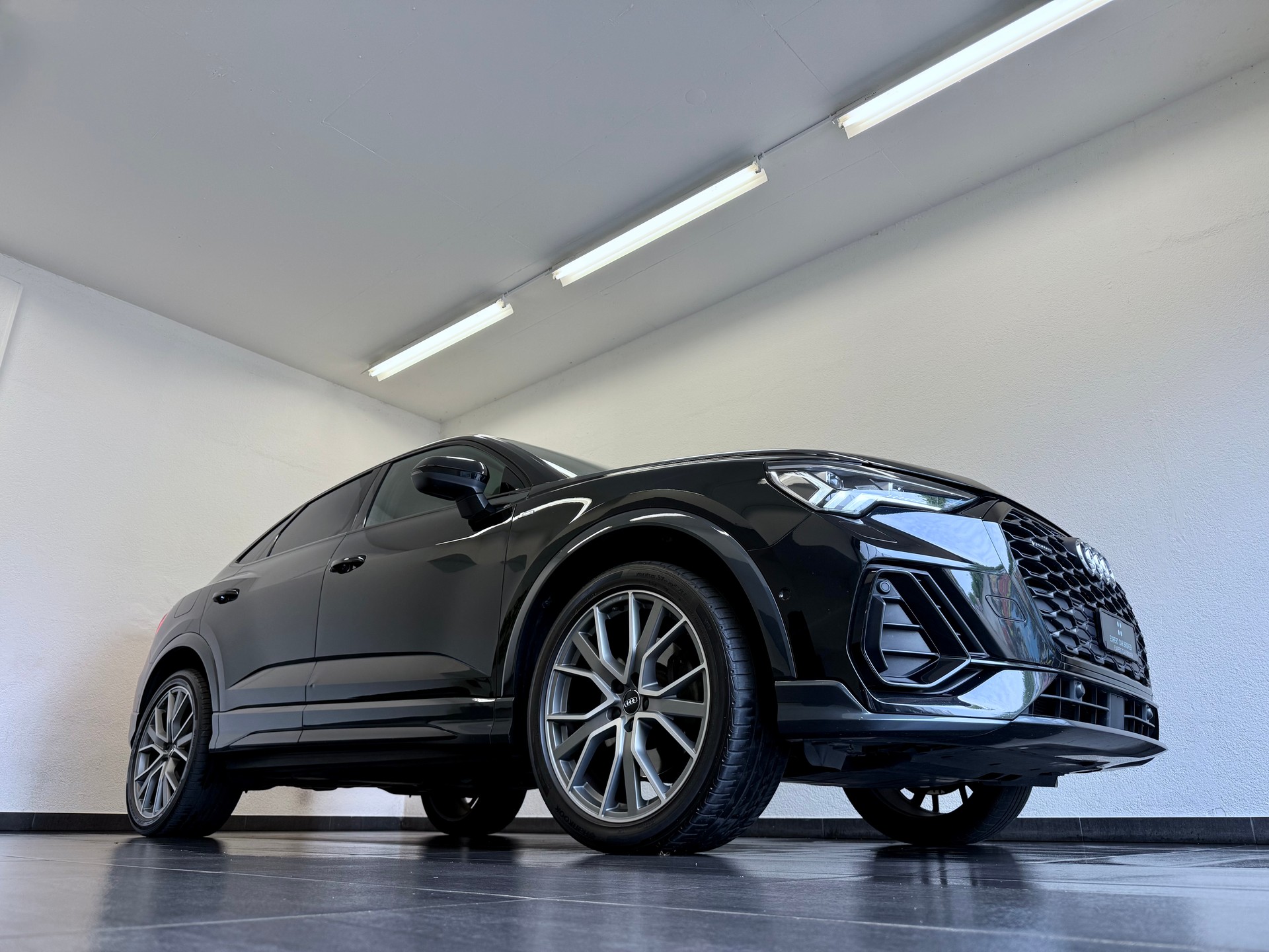 AUDI Q3 Sportback 45 TFSI S line quattro S-tronic-showroom-element-1