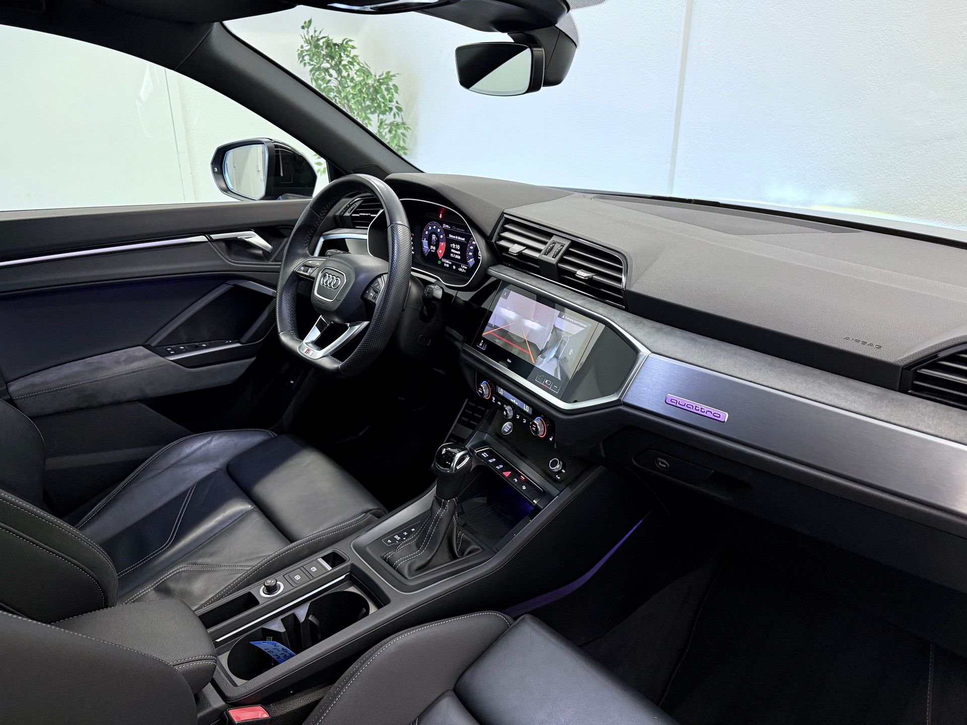 AUDI Q3 Sportback 45 TFSI S line quattro S-tronic-image-24