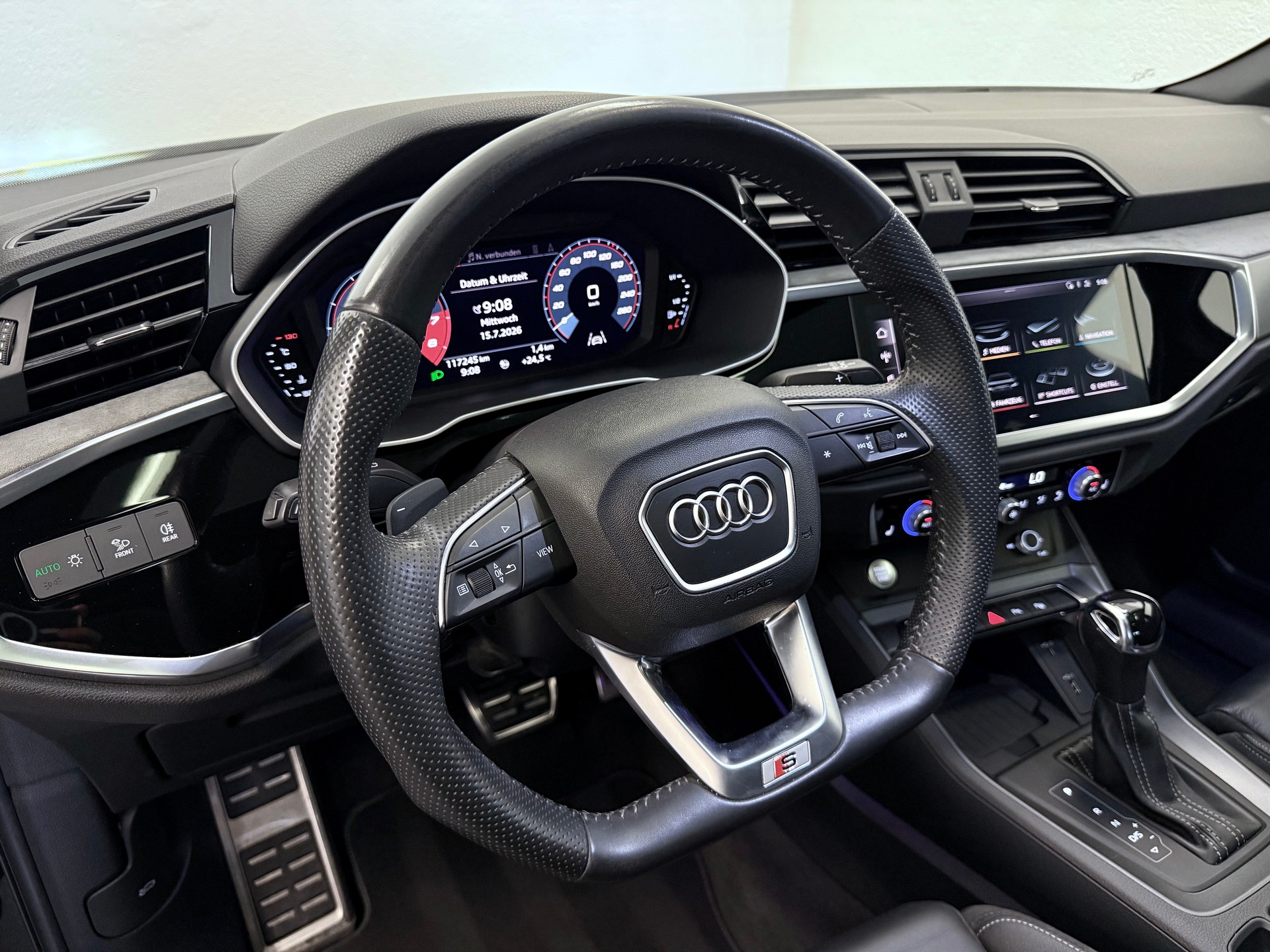 AUDI Q3 Sportback 45 TFSI S line quattro S-tronic-image-14