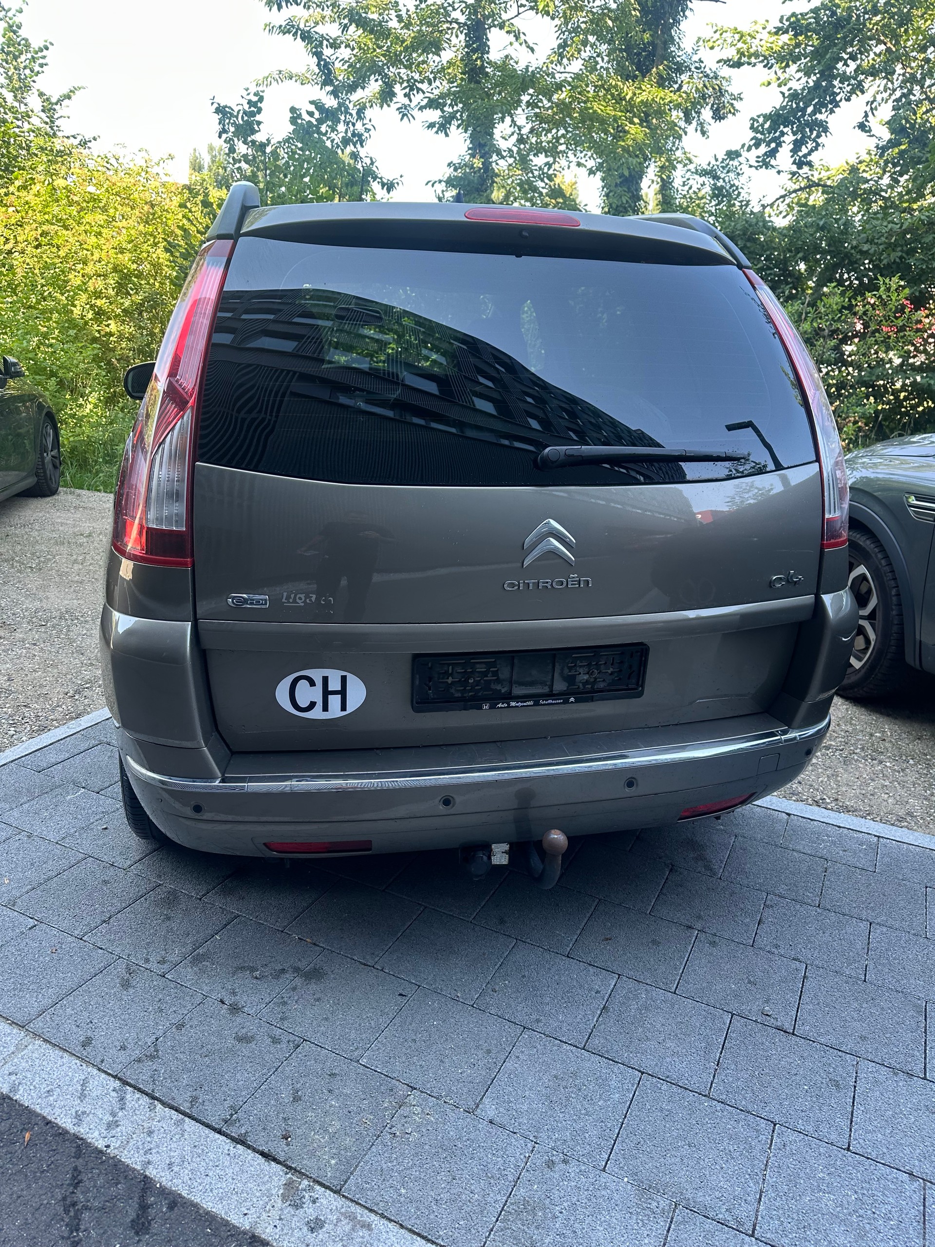 CITROEN Grand C4 Picasso 1.6 HDI 16V Séduction EGS6-image-4