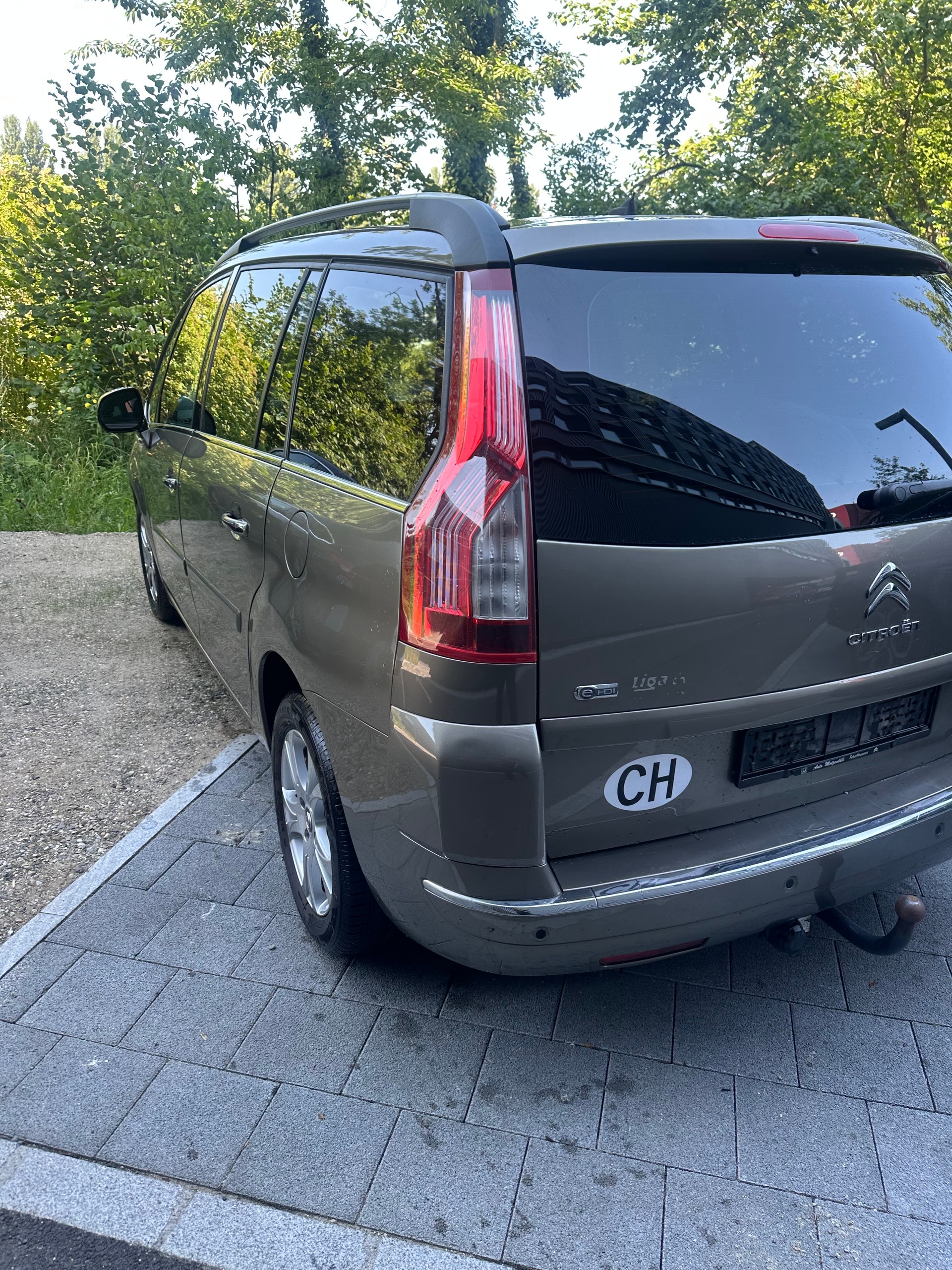 CITROEN Grand C4 Picasso 1.6 HDI 16V Séduction EGS6-image-5