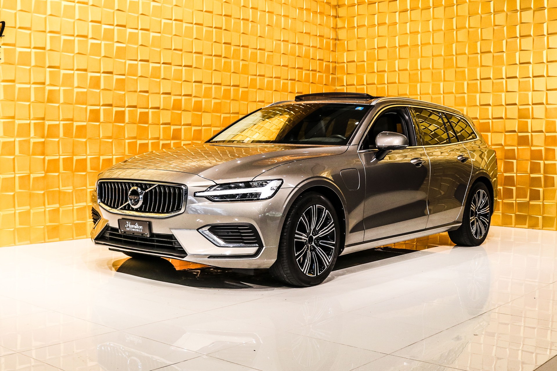 VOLVO V60 T6 eAWD Twin Engine Inscription Geartronic-showroom-element-3