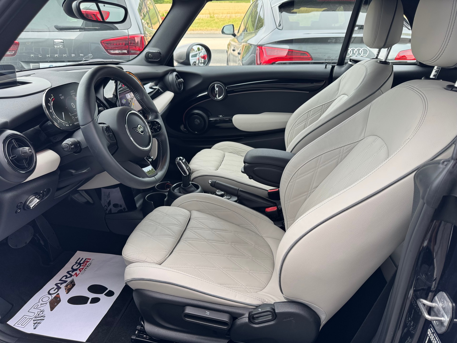 MINI Cooper S Cabriolet DKG-showroom-element-1