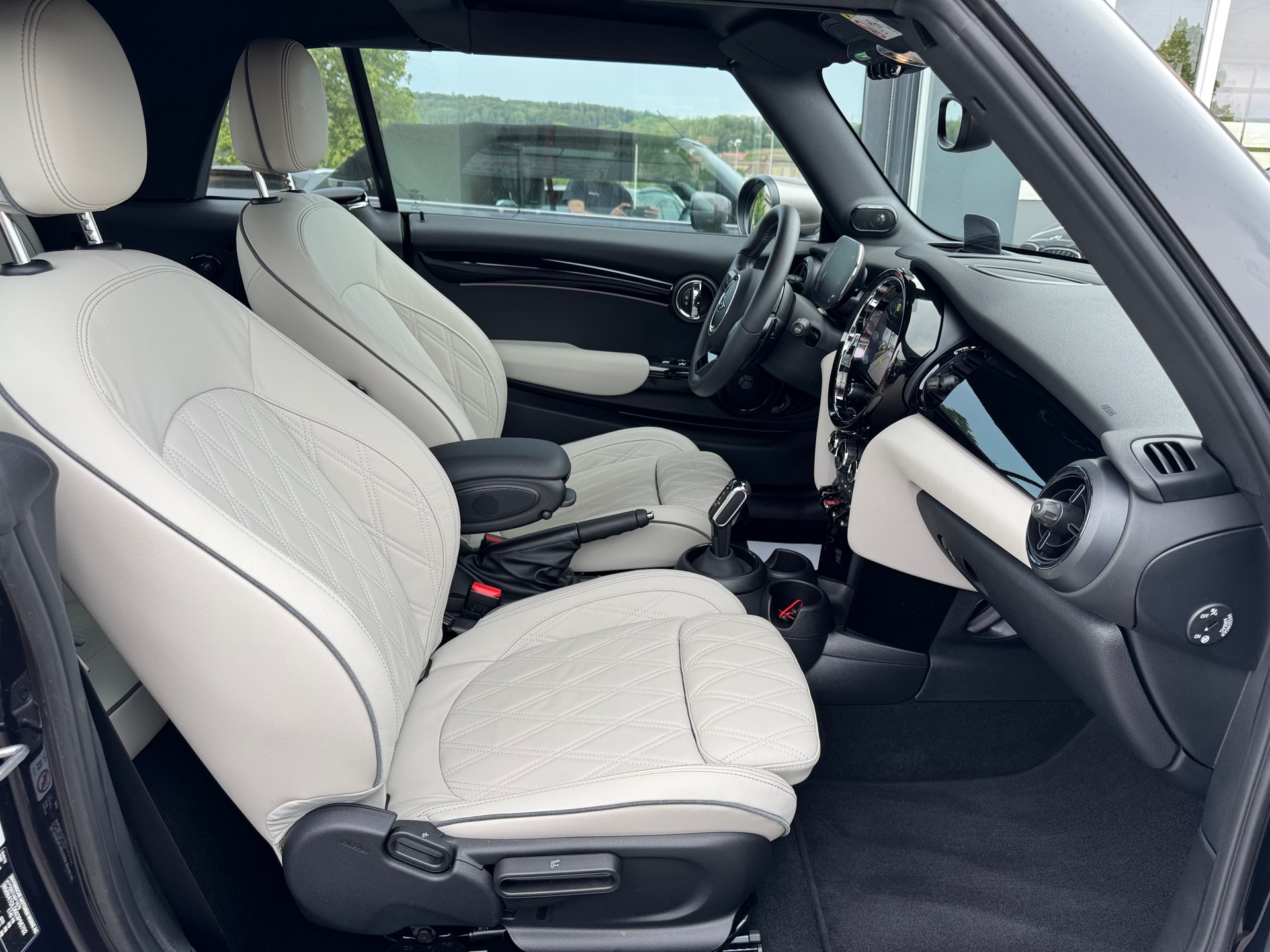MINI Cooper S Cabriolet DKG-showroom-element-3