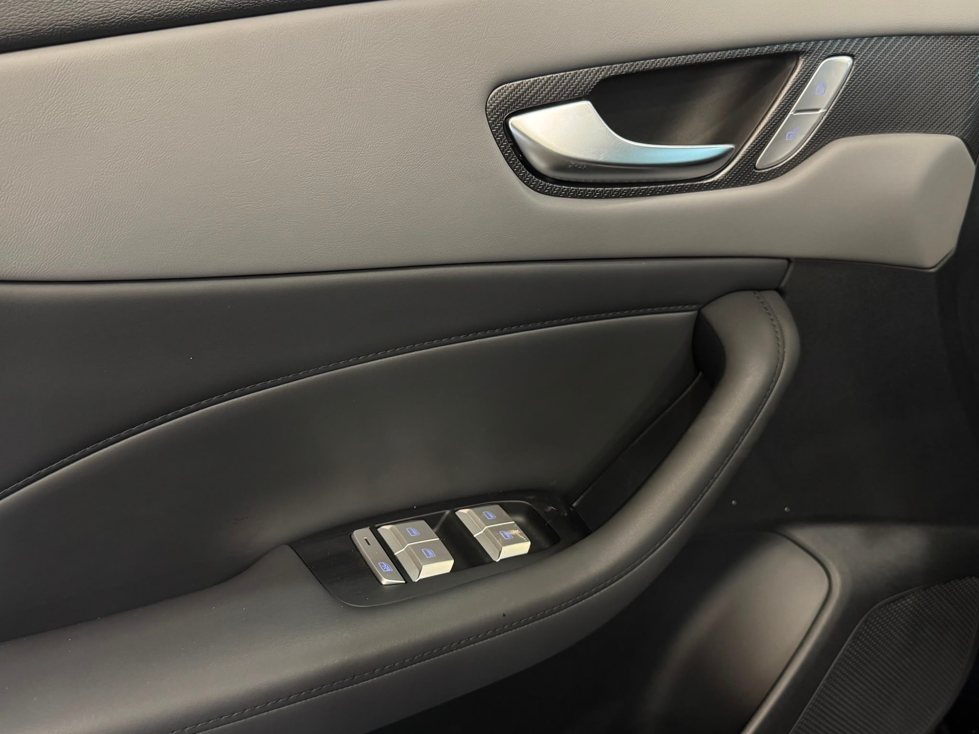MG S5 EV 64kWh Luxury-image-9