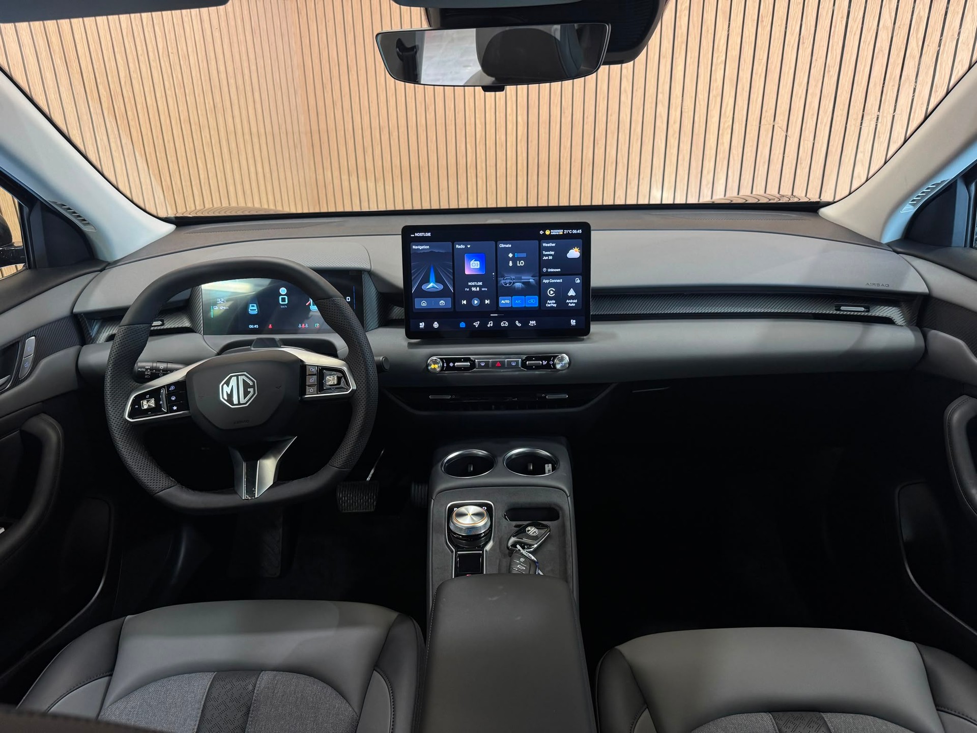 MG S5 EV 64kWh Luxury-image-8
