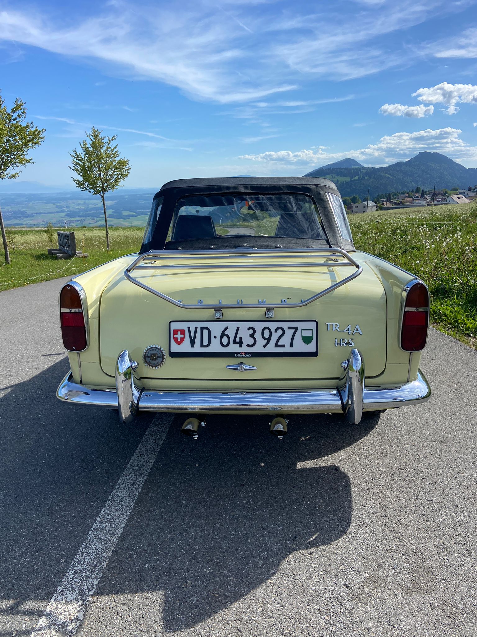 TRIUMPH TR4A-showroom-element-1