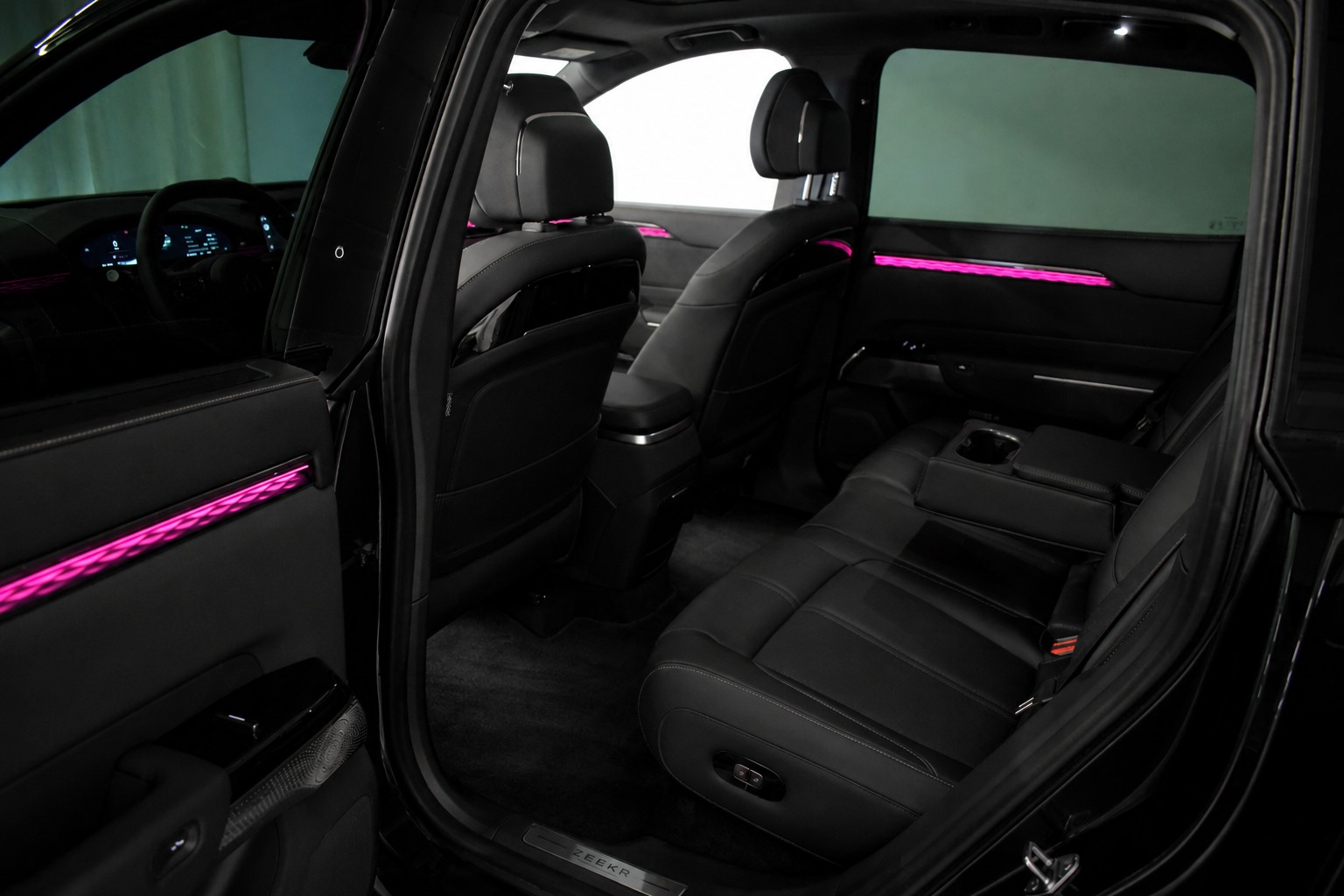ZEEKR 7X 100kWh Privilege AWD, Comfort & Cockpitpaket, "Onyx Black"-image-18