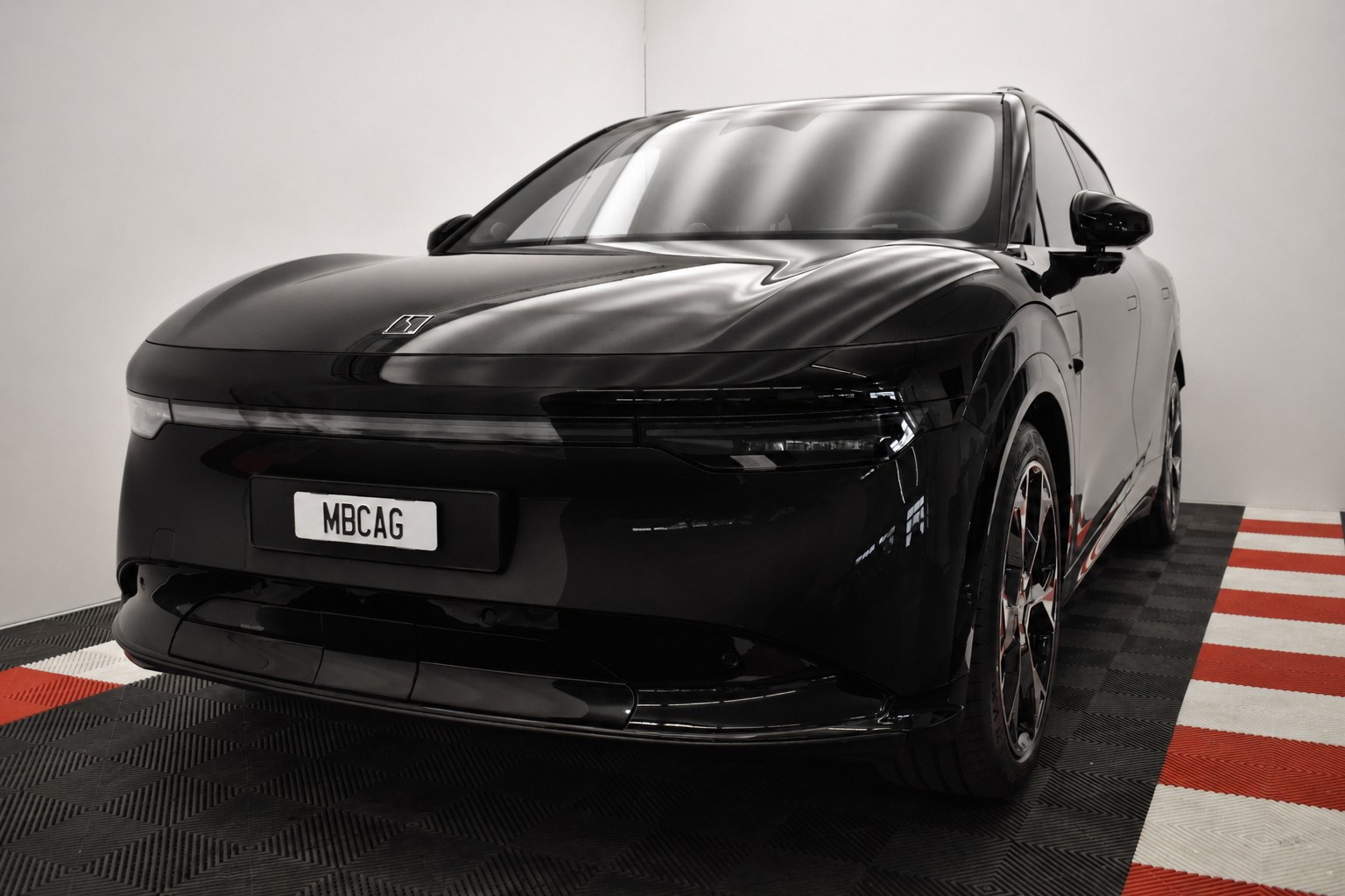 ZEEKR 7X 100kWh Privilege AWD, Comfort & Cockpitpaket, "Onyx Black"-showroom-element-3