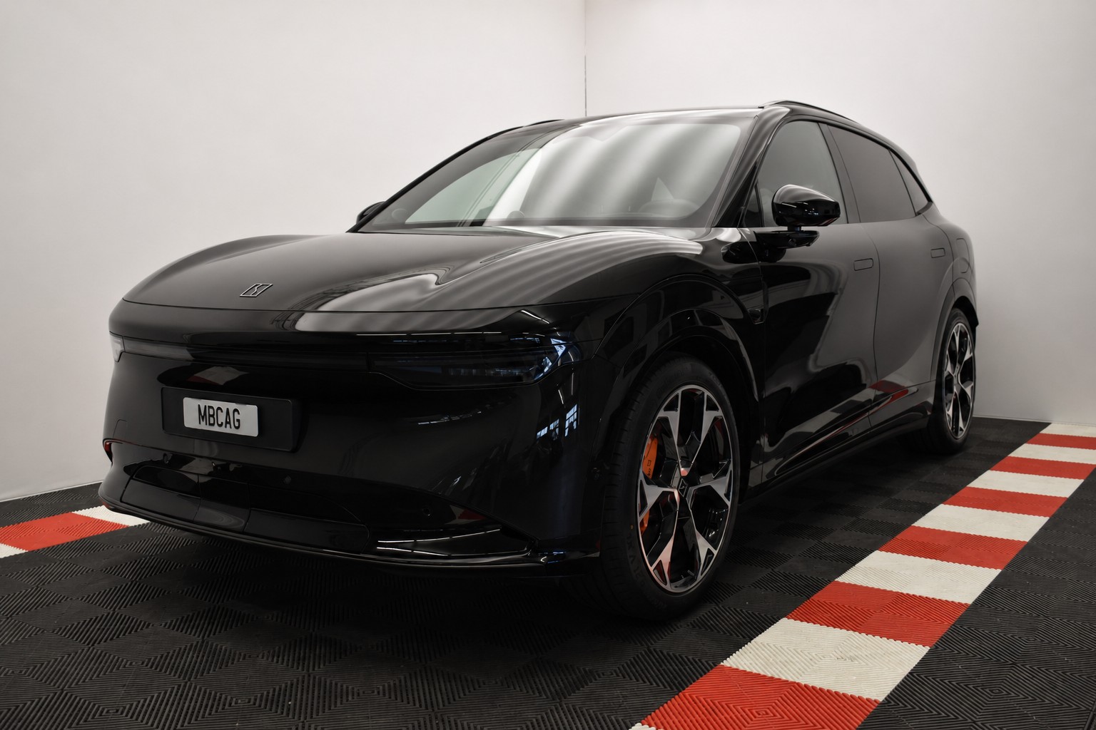 ZEEKR 7X 100kWh Privilege AWD, Comfort & Cockpitpaket, "Onyx Black"-showroom-element-1