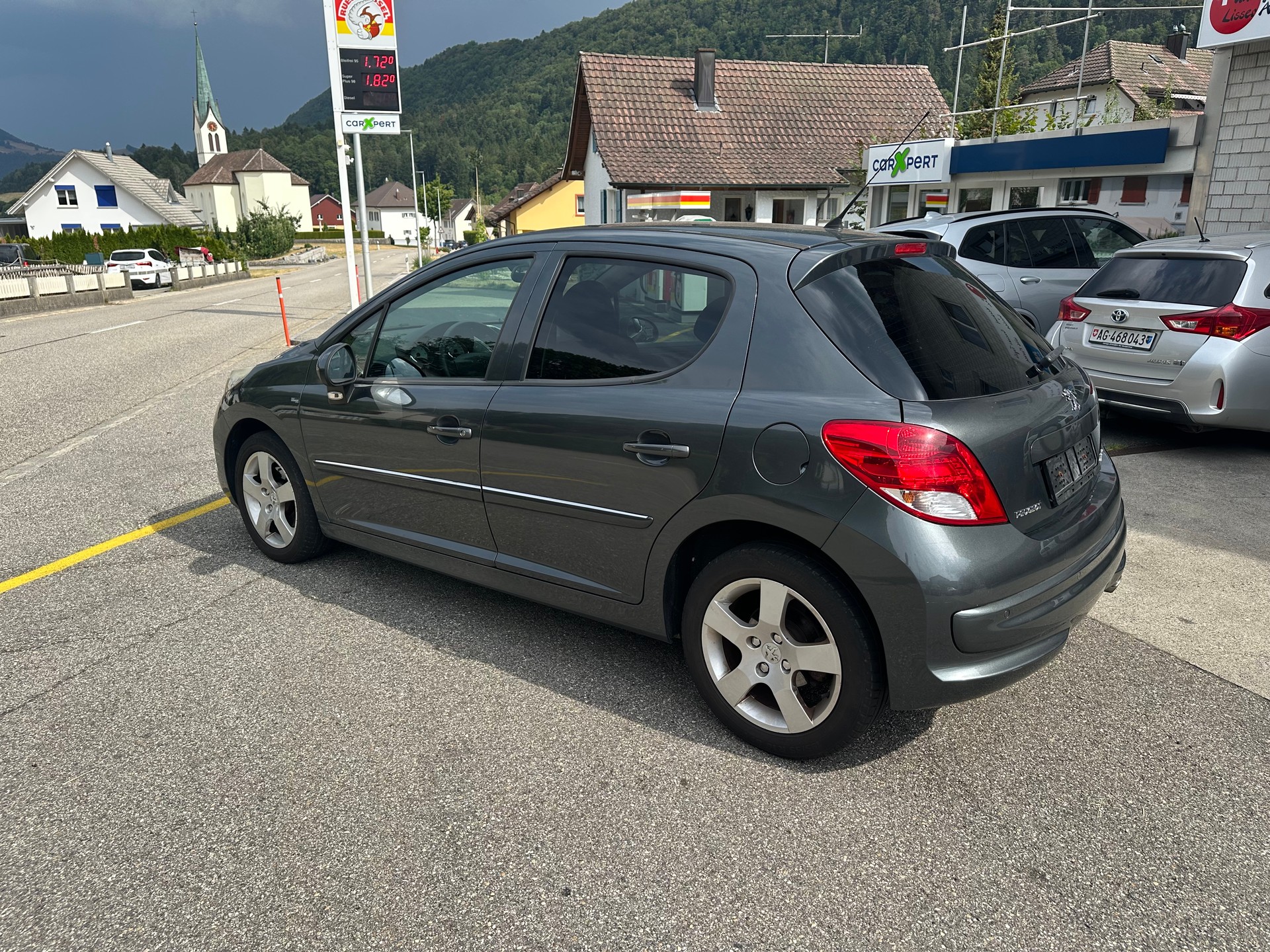 PEUGEOT 207 1.6 16V Swiss Edition-image-1