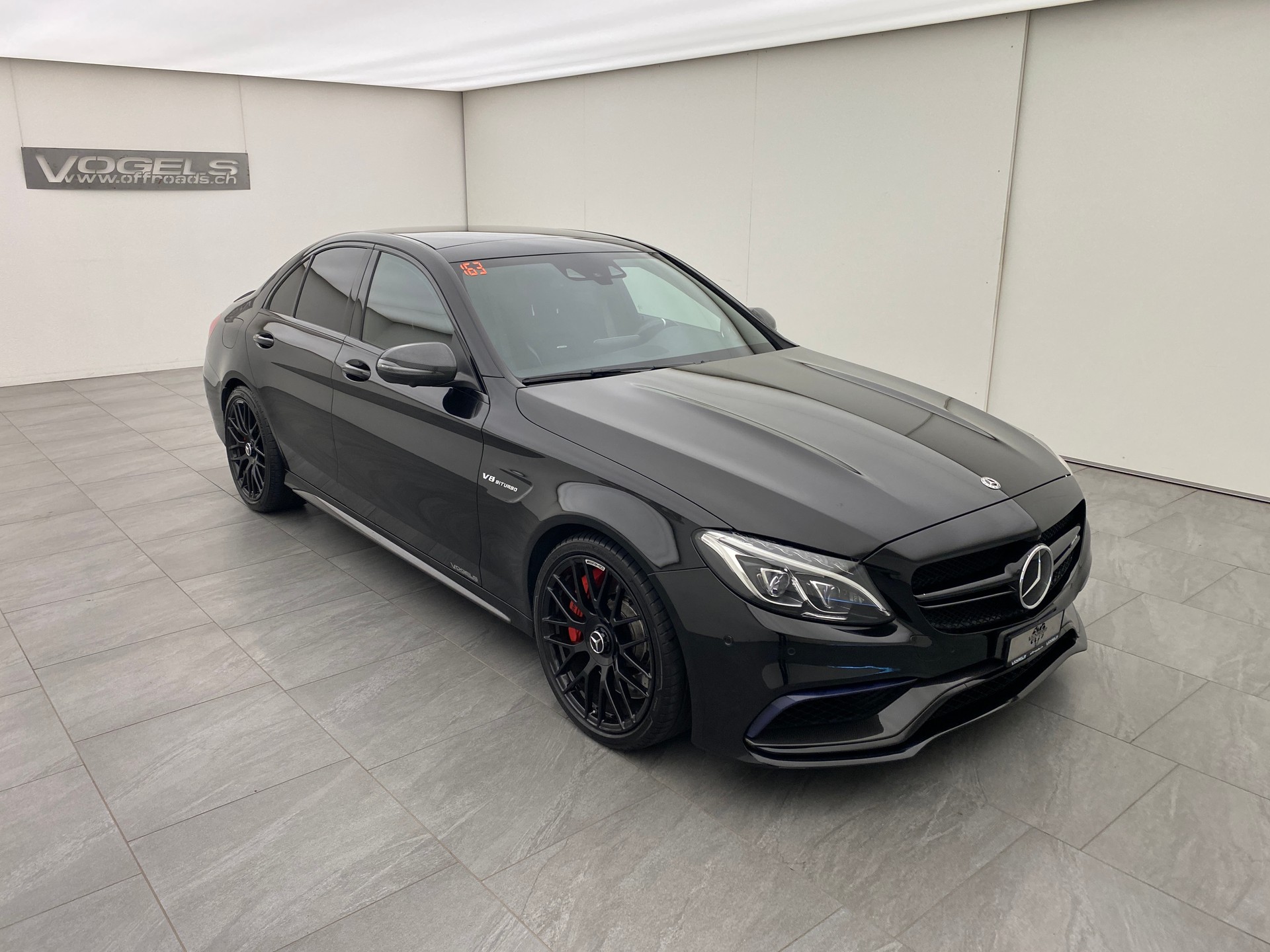 MERCEDES-BENZ C 63 S AMG Speedshift-showroom-element-2